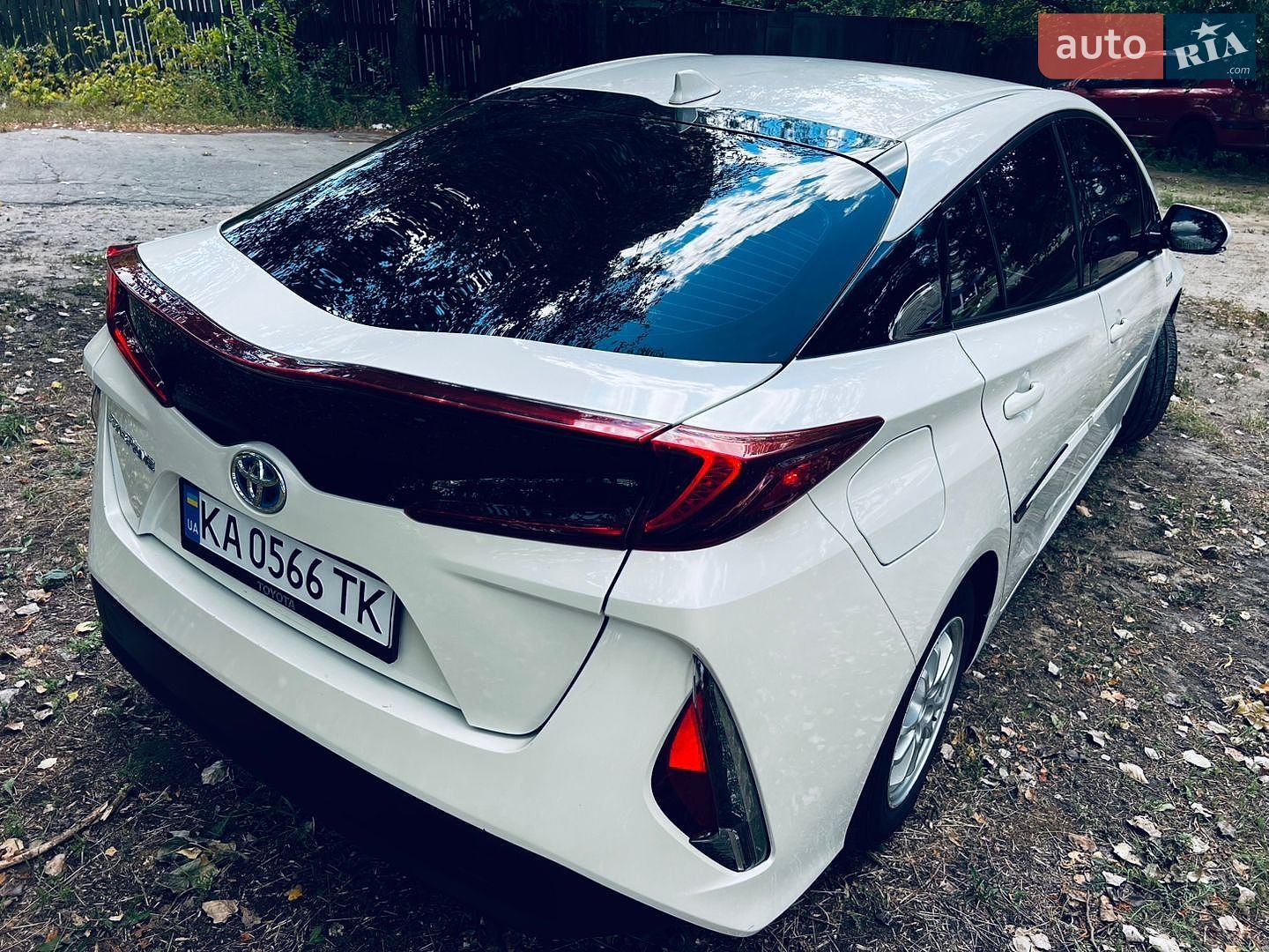Toyota Prius Prime 2016 VIN JTDKARFP5H3002304 фото оголошення 10 з 32