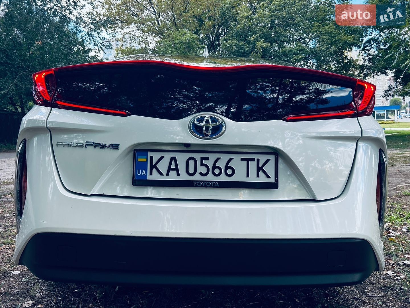 Toyota Prius Prime 2016 VIN JTDKARFP5H3002304 фото оголошення 9 з 32