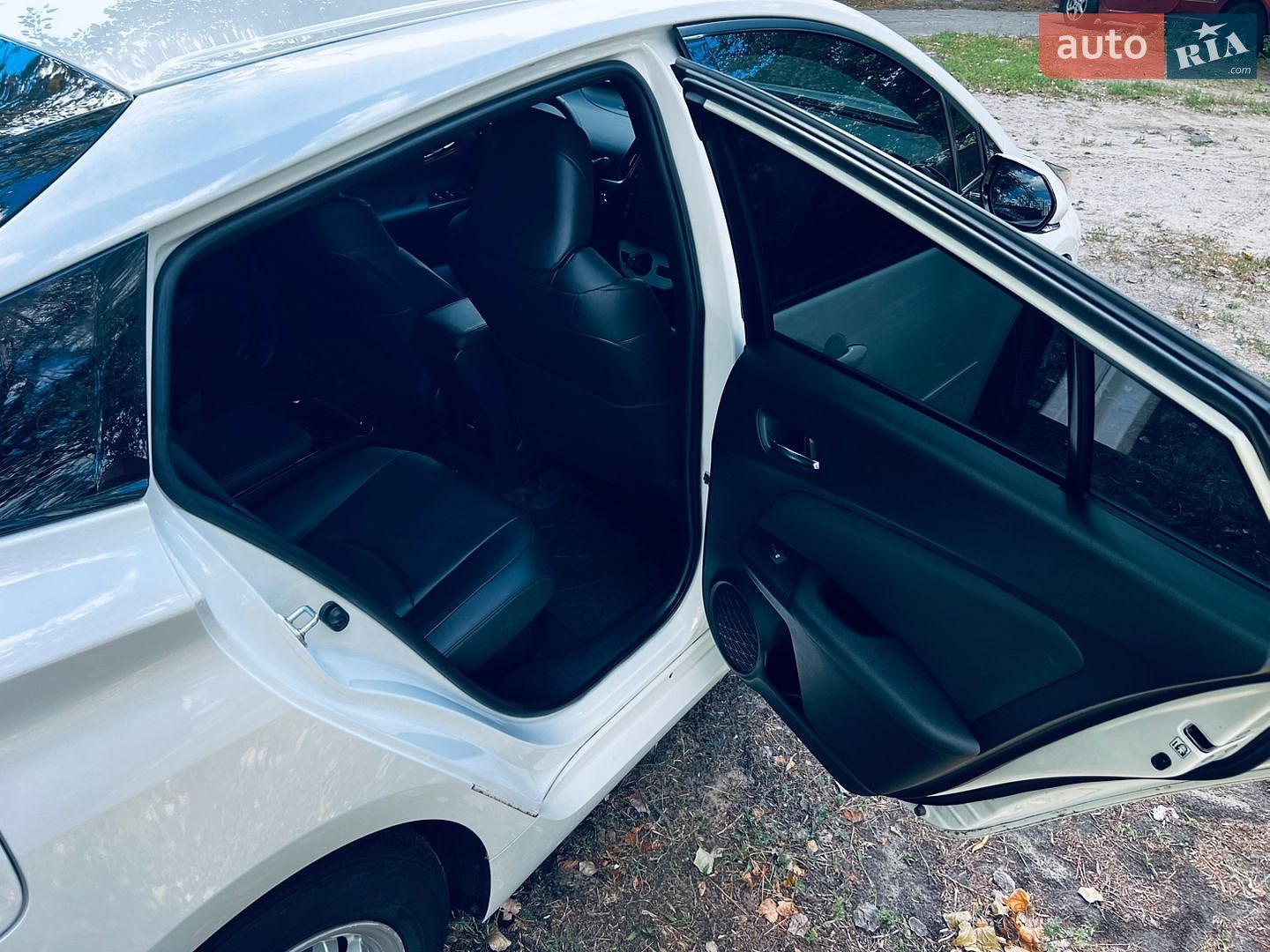 Toyota Prius Prime 2016 VIN JTDKARFP5H3002304 фото оголошення 21 з 32
