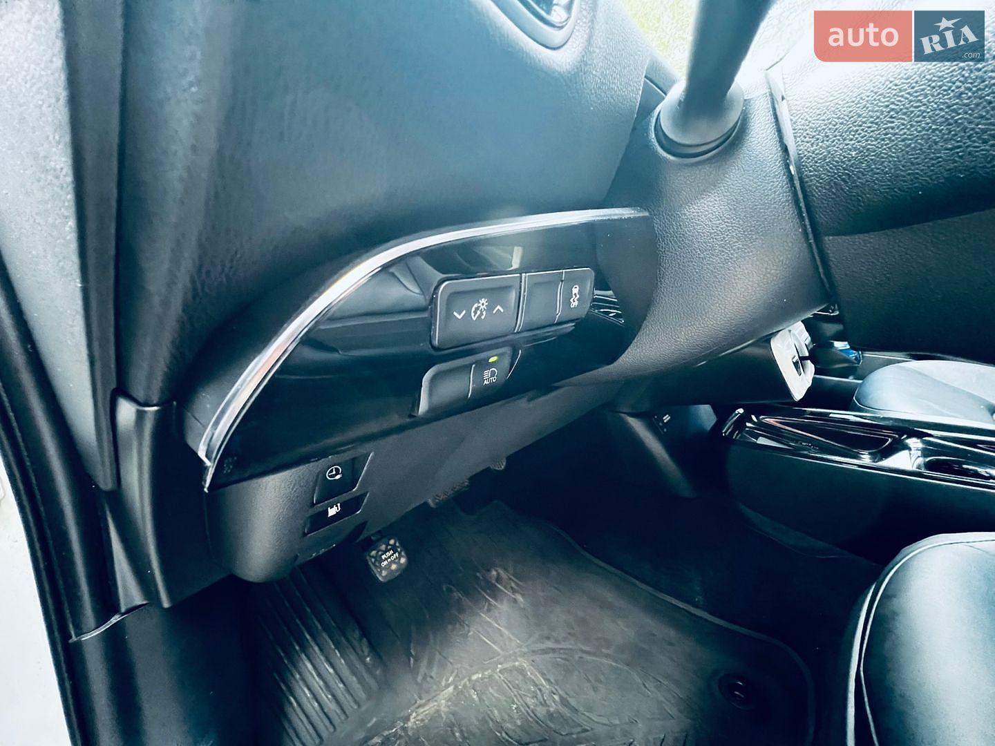 Toyota Prius Prime 2016 VIN JTDKARFP5H3002304 фото оголошення 25 з 32