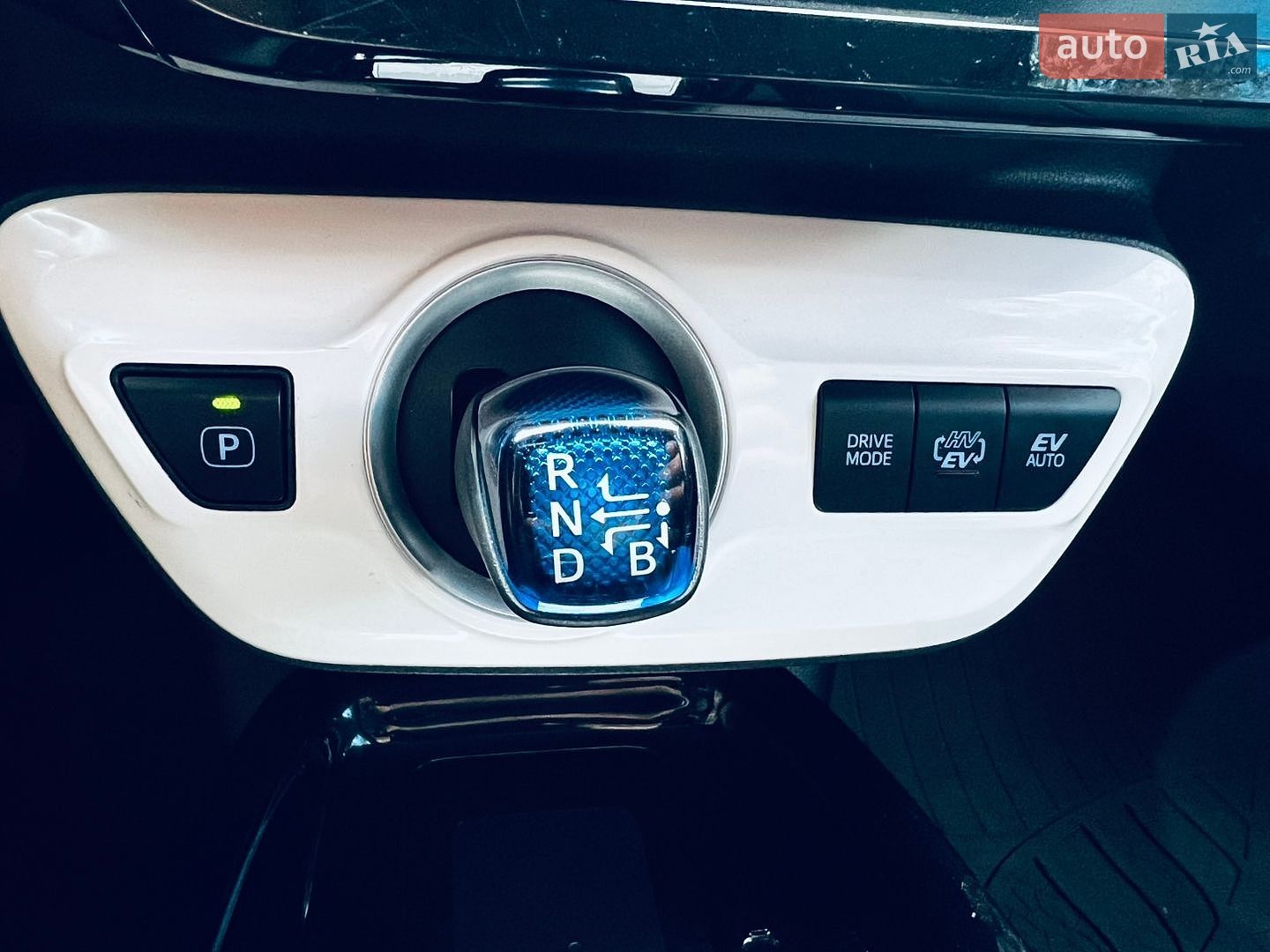 Toyota Prius Prime 2016 VIN JTDKARFP5H3002304 фото оголошення 27 з 32