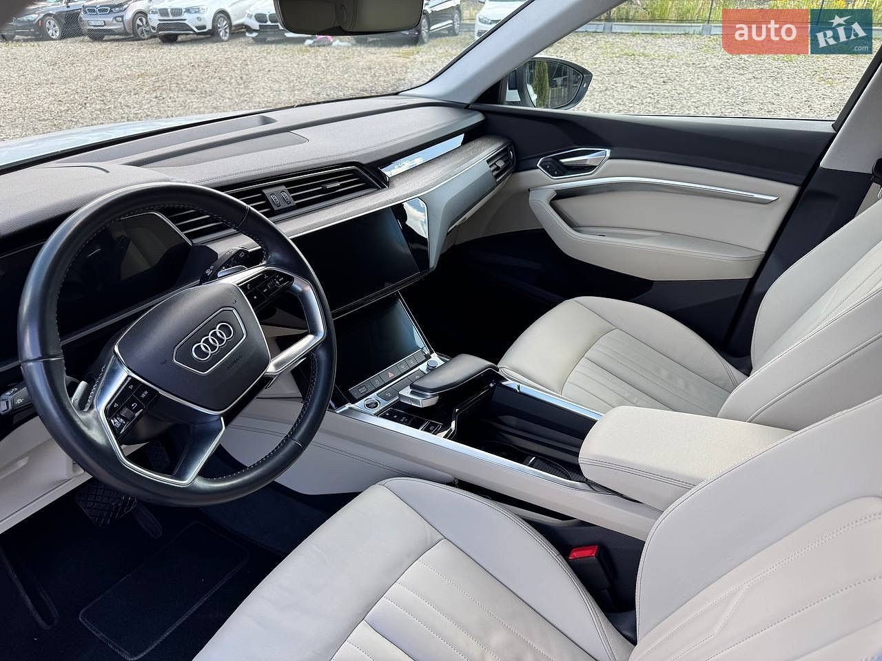 Audi e-tron 2021 VIN WA1AAAGE8MB000728 фото оголошення 10 з 22