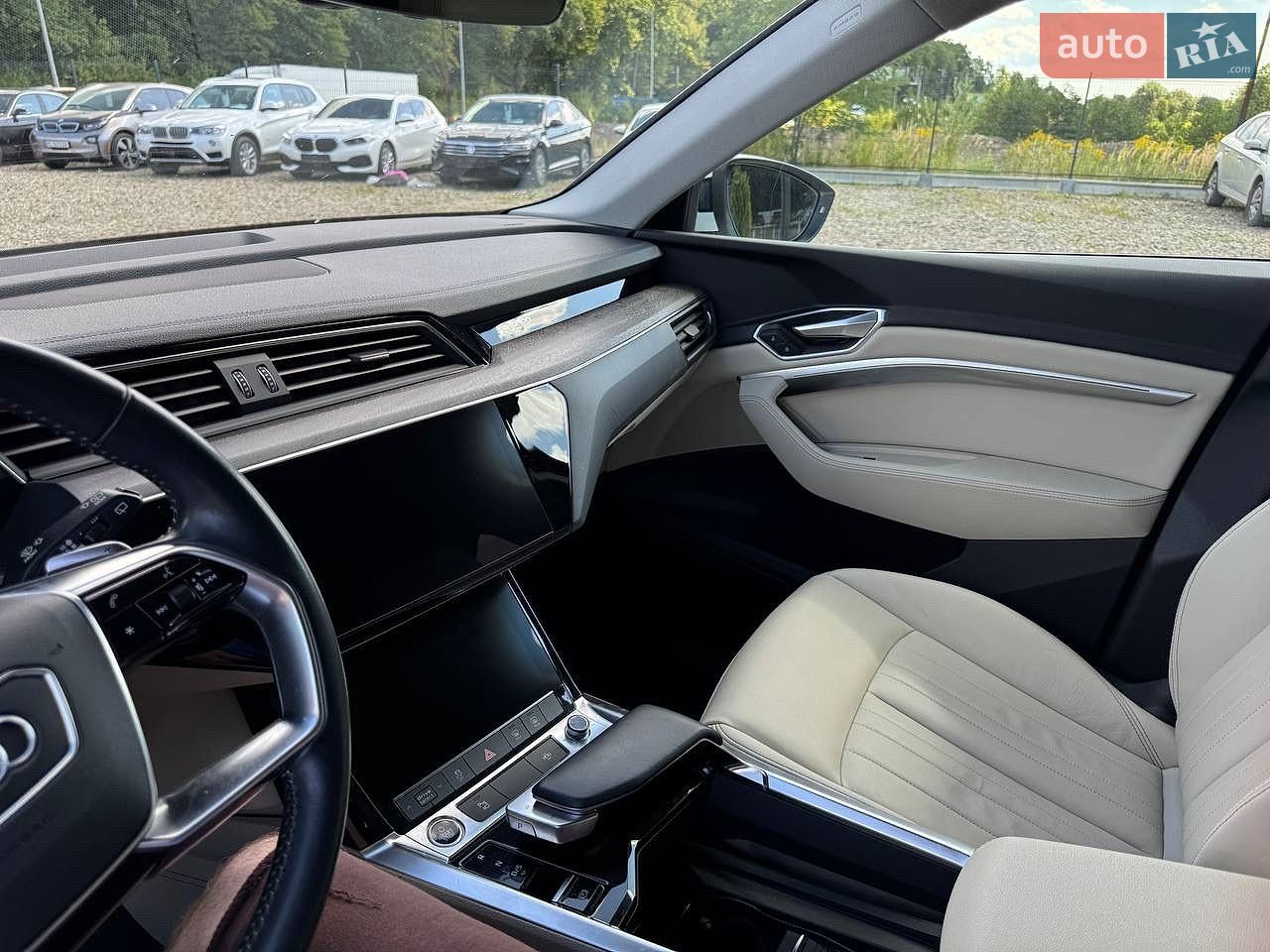 Audi e-tron 2021 VIN WA1AAAGE8MB000728 фото оголошення 13 з 22