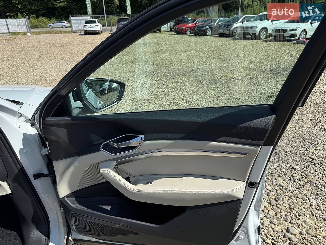 Audi e-tron 2021 VIN WA1AAAGE8MB000728 фото оголошення 19 з 22