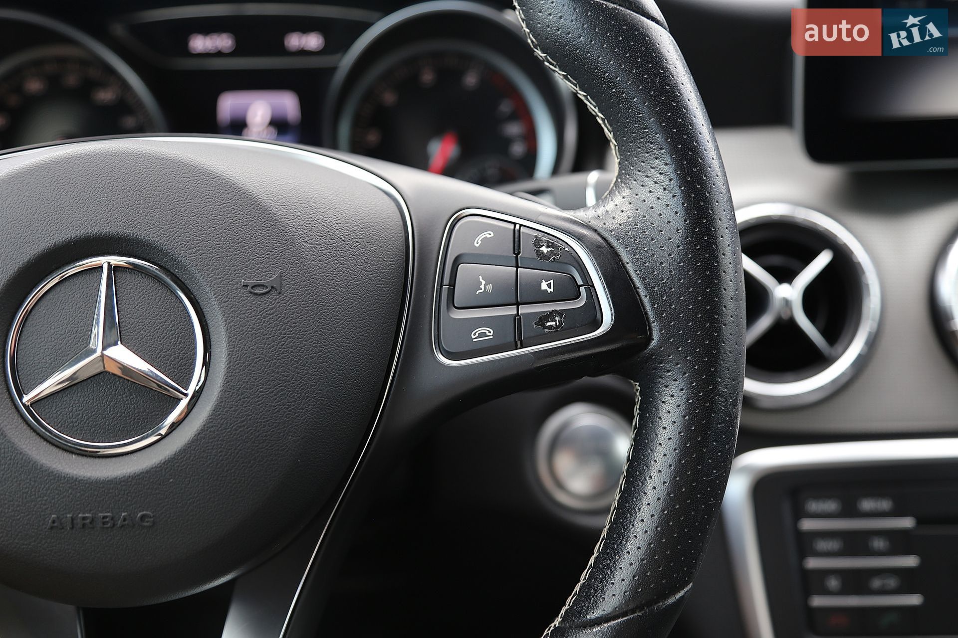 Mercedes-Benz CLA-Class 2017 VIN WDDSJ4EBXJN599149 фото оголошення 18 з 29