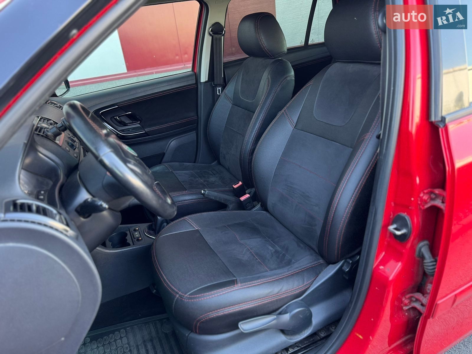 Skoda Fabia 2012 VIN TMBJK25J4C3115067 фото оголошення 12 з 19
