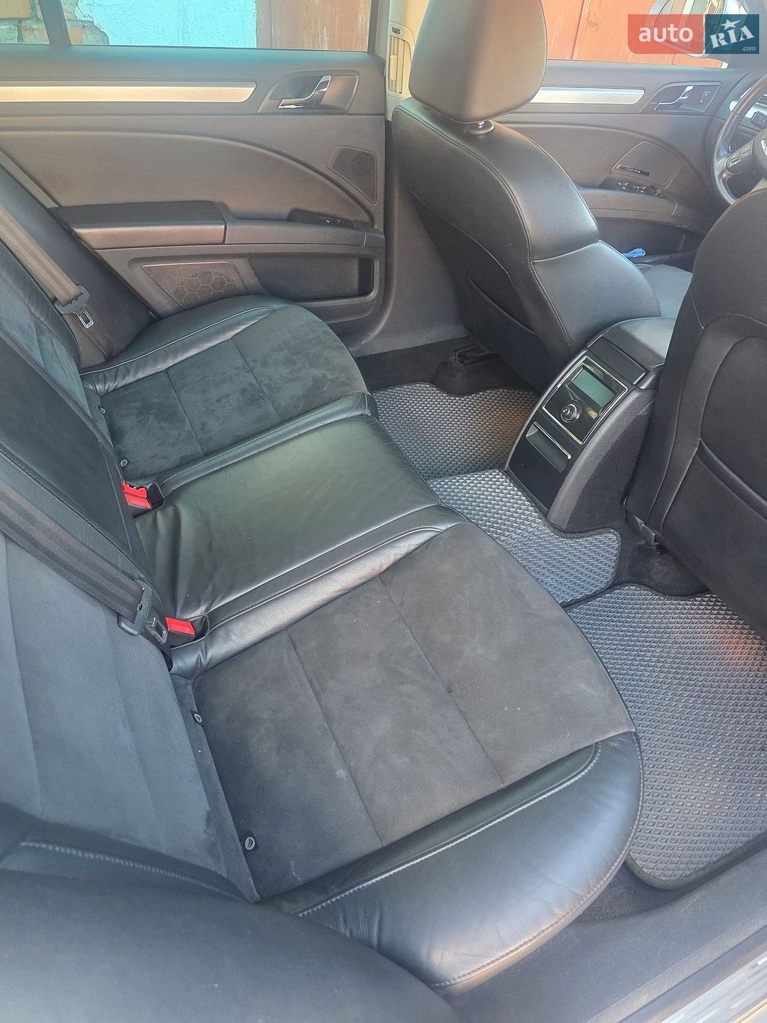 Skoda Superb 2013 VIN TMBLF73T9D9043229 фото оголошення 10 з 14