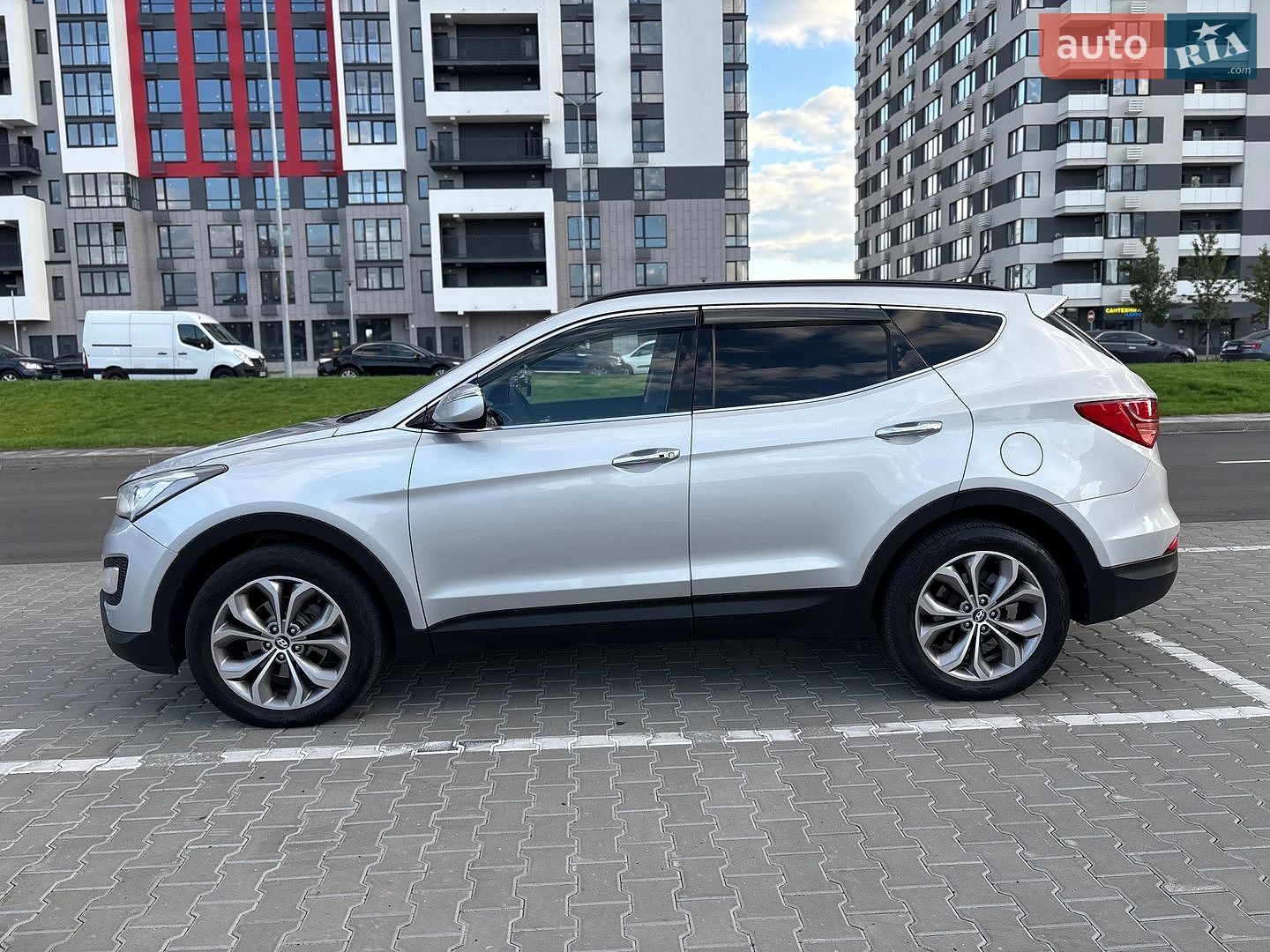 Hyundai Santa FE 2012 VIN KMHSW81UBDU014703 фото оголошення 16 з 38