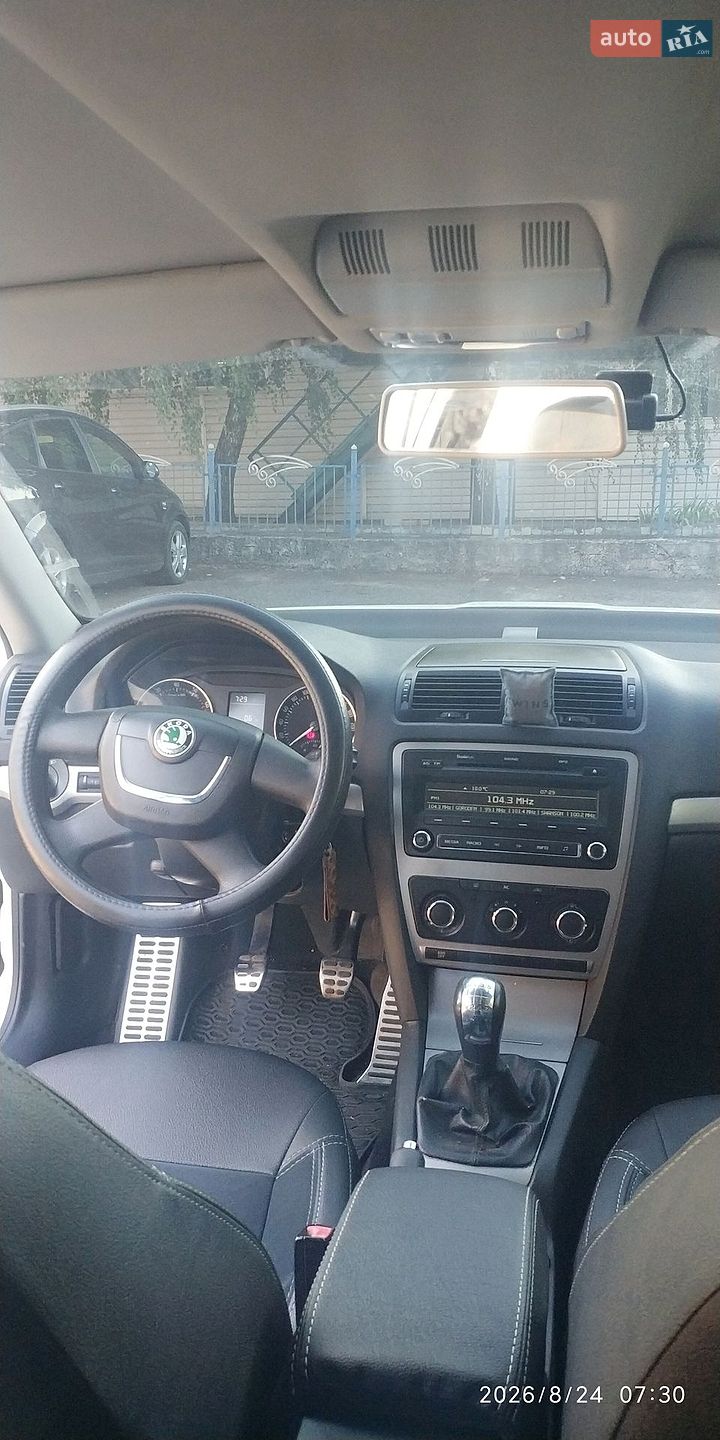Skoda Octavia 2010 VIN TMBBK41Z6BB152153 фото оголошення 9 з 14