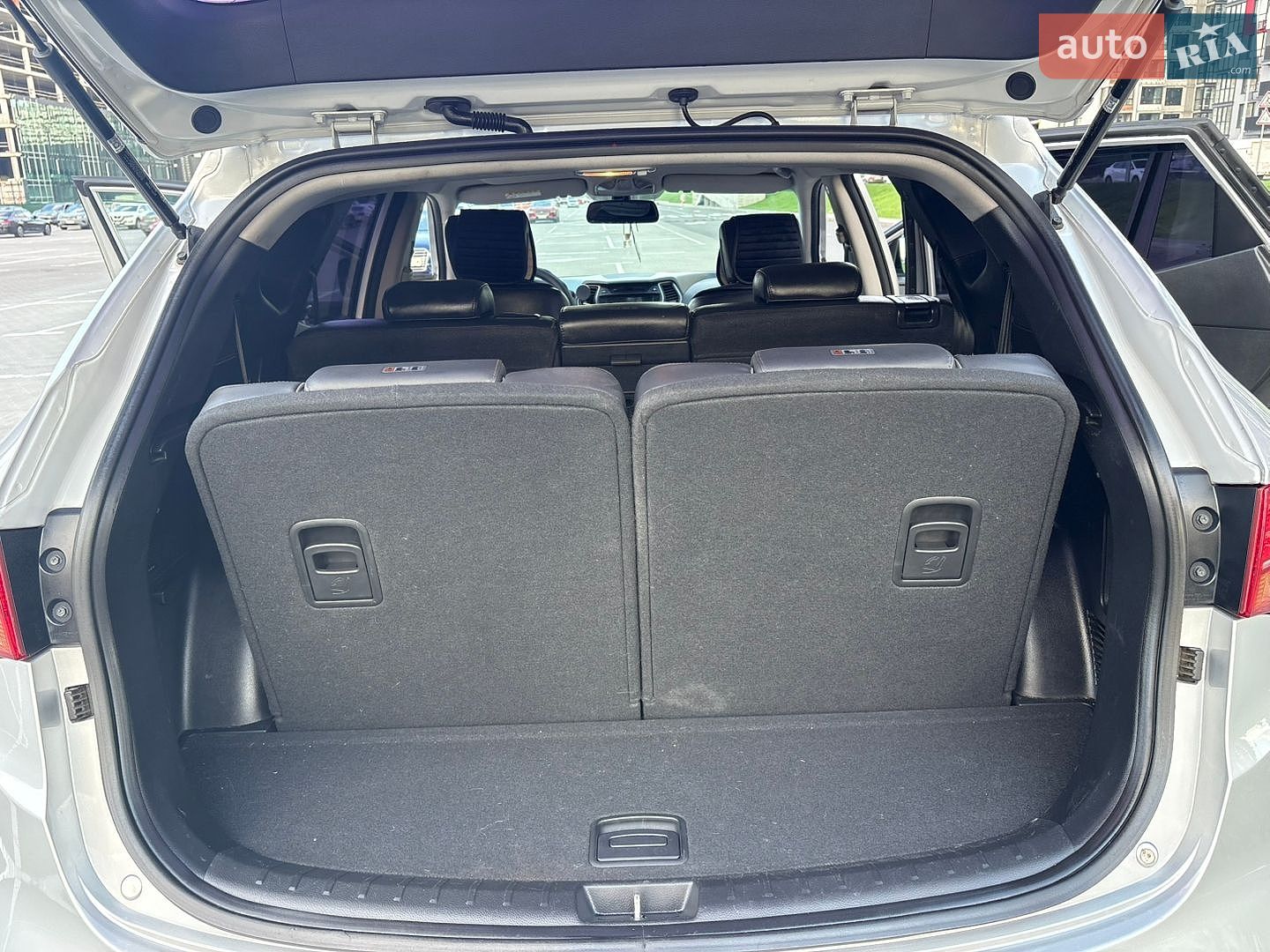 Hyundai Santa FE 2012 VIN KMHSW81UBDU014703 фото оголошення 32 з 38
