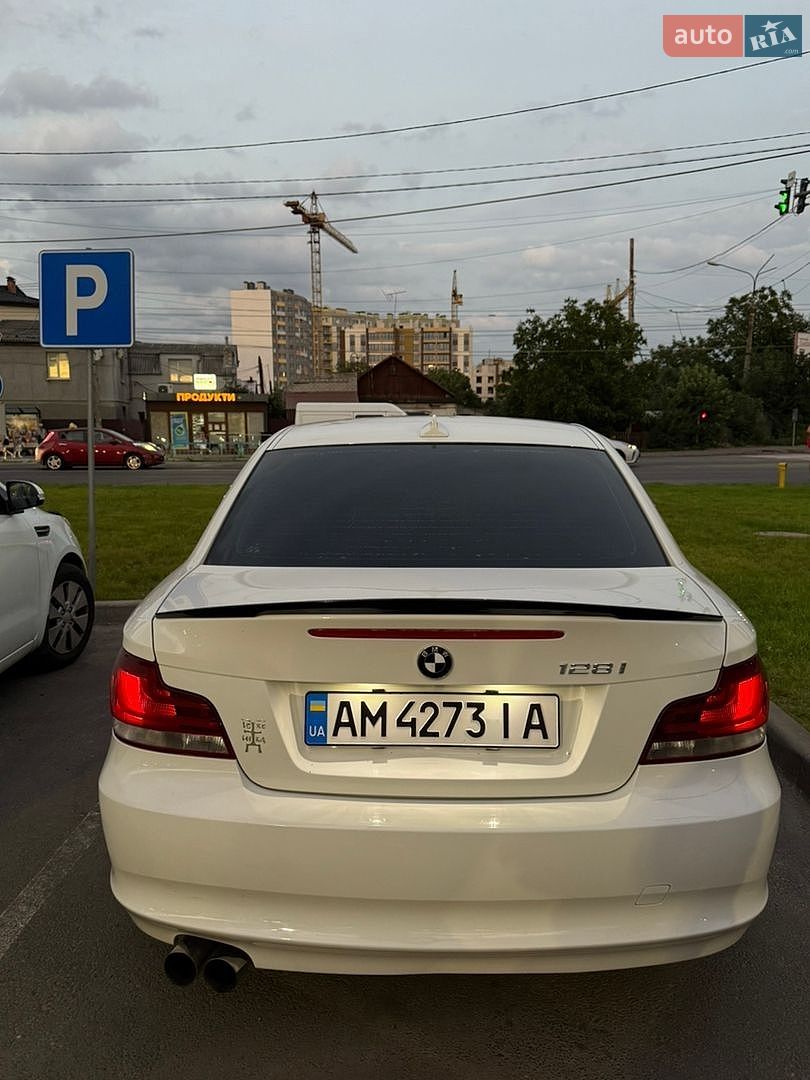 BMW 1 Series 2011 VIN WBAUP7C55CVP22758 фото оголошення 2 з 17