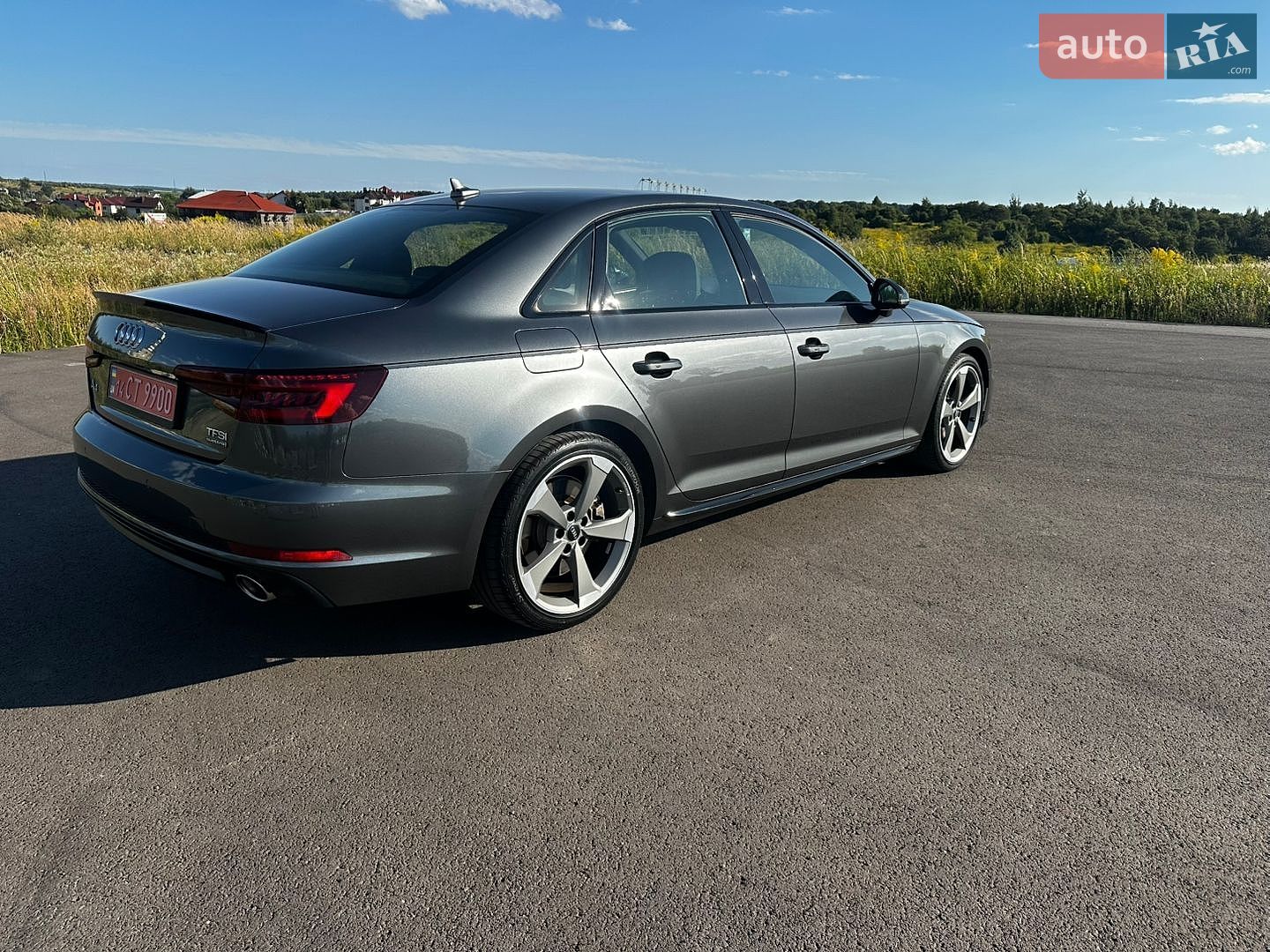 Audi A4 2018 VIN WAUPNAF47JN020148 фото оголошення 7 з 21