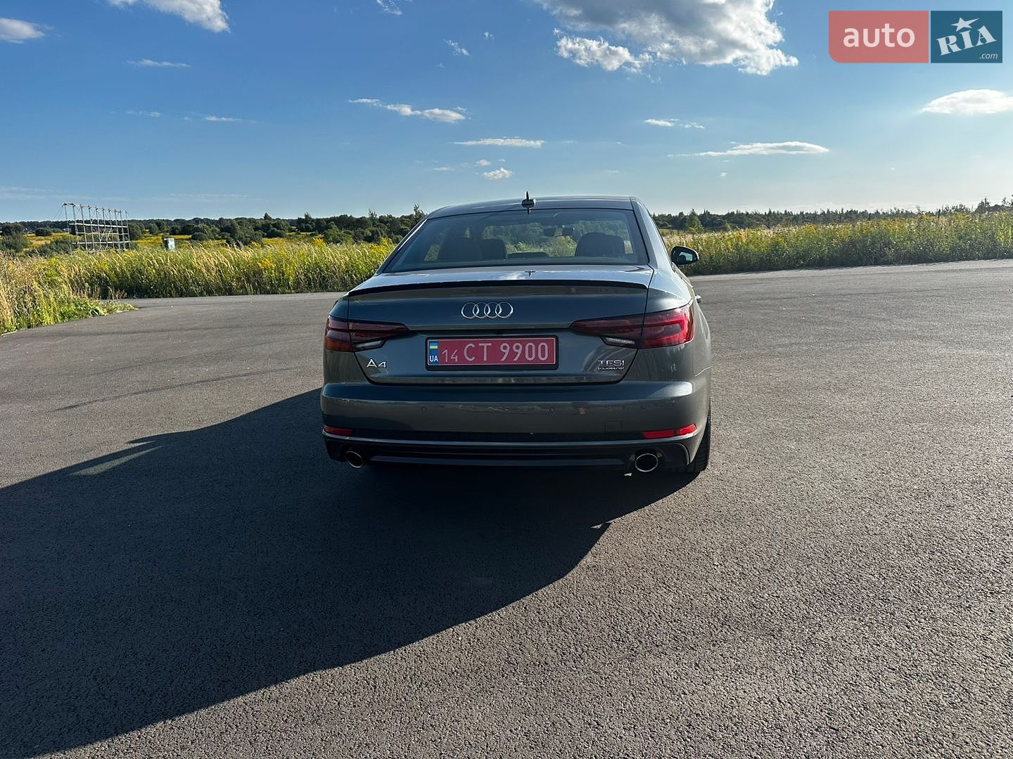Audi A4 2018 VIN WAUPNAF47JN020148 фото оголошення 8 з 21