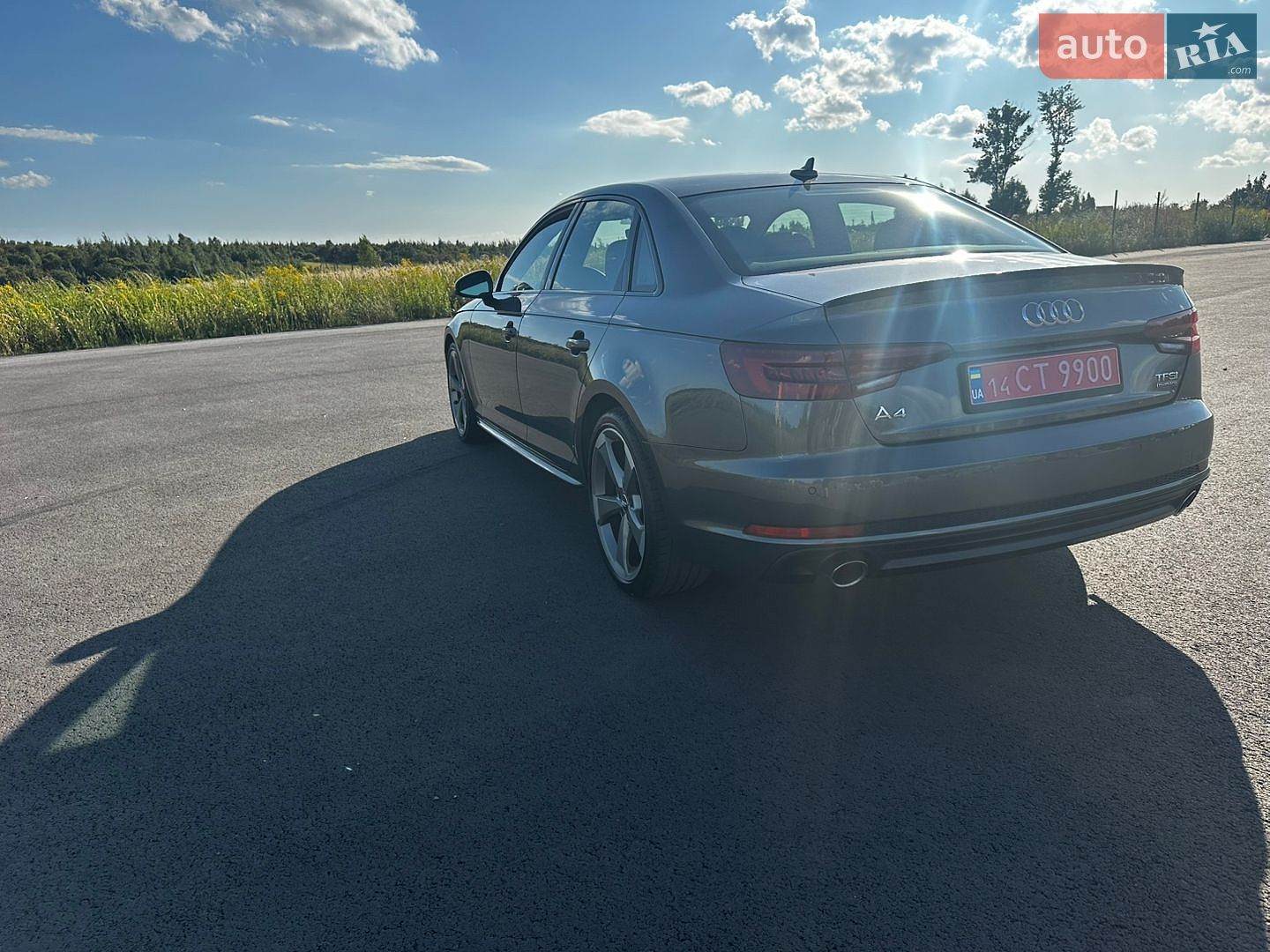 Audi A4 2018 VIN WAUPNAF47JN020148 фото оголошення 9 з 21