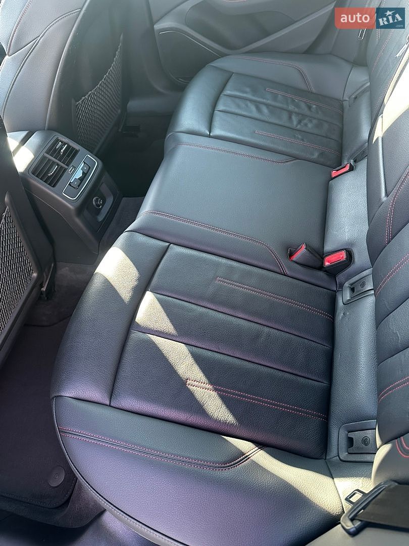 Audi A4 2018 VIN WAUPNAF47JN020148 фото оголошення 12 з 21