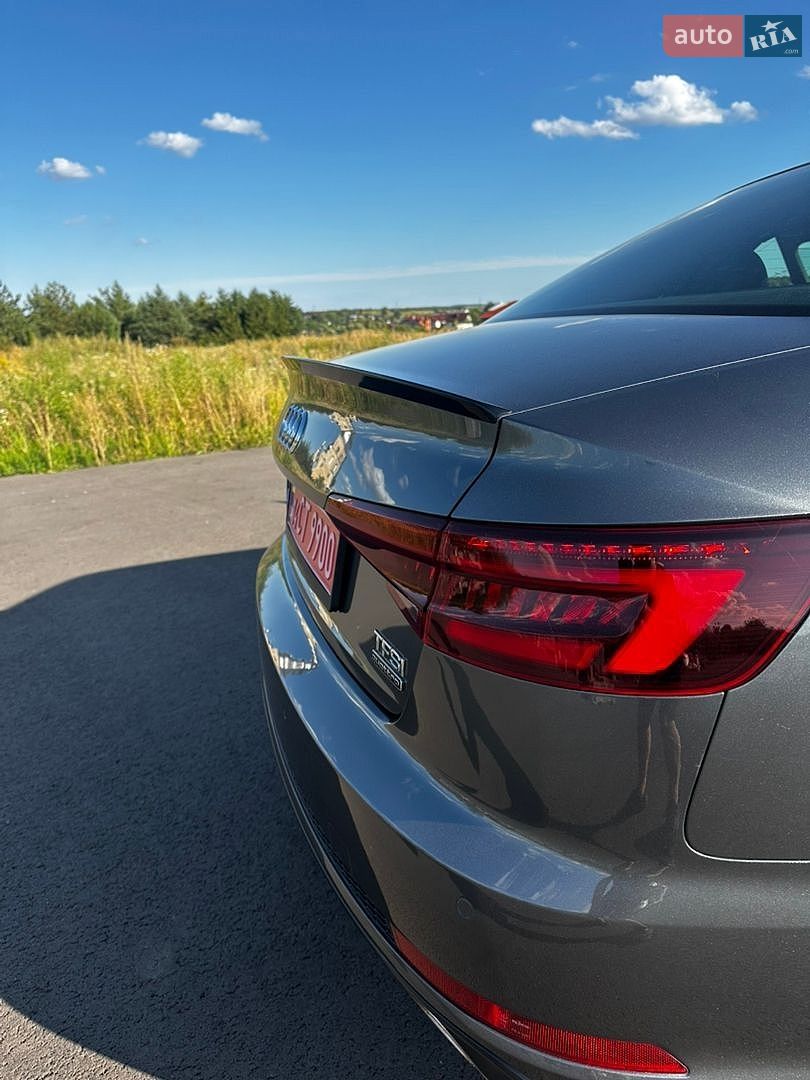 Audi A4 2018 VIN WAUPNAF47JN020148 фото оголошення 18 з 21