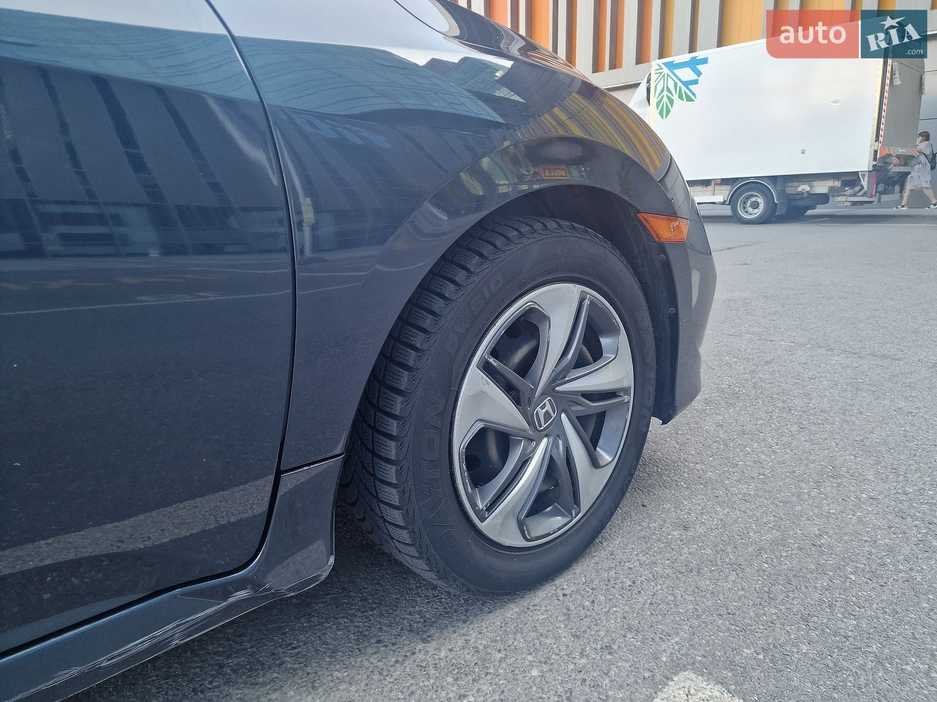 Honda Civic 2019 VIN 2HGFC2F61KH601166 фото оголошення 6 з 9
