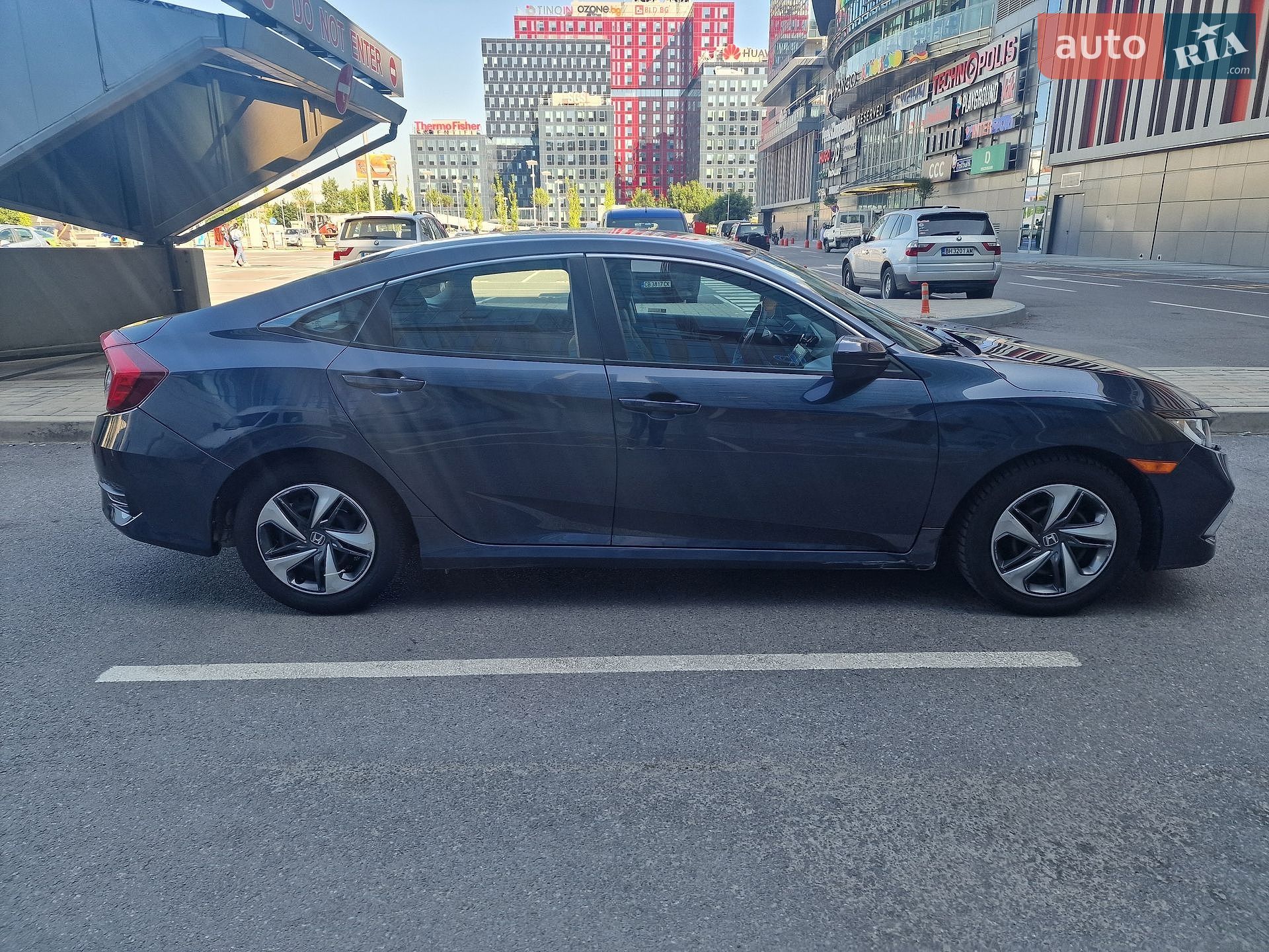 Honda Civic 2019 VIN 2HGFC2F61KH601166 фото оголошення 2 з 9
