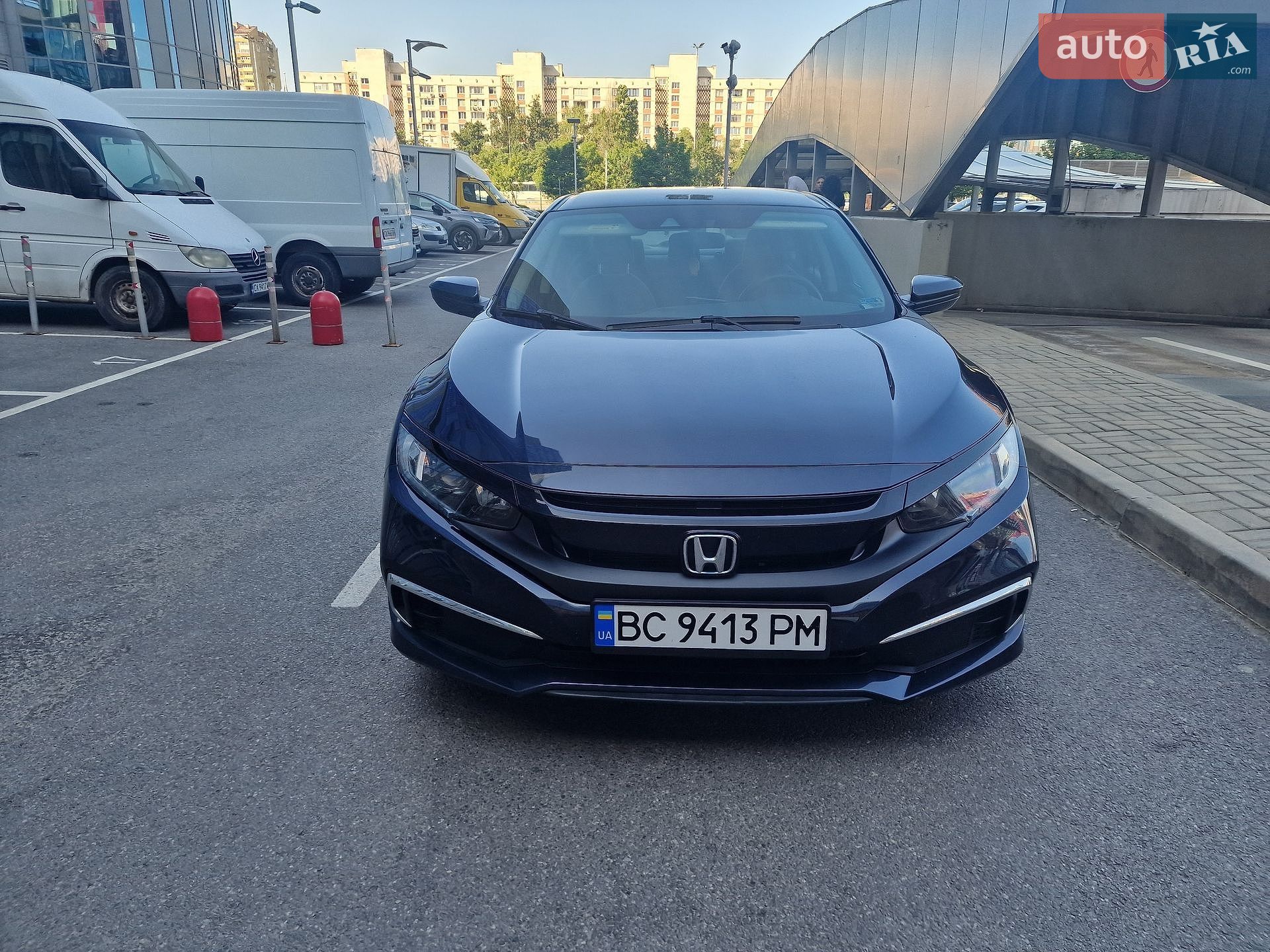 Honda Civic 2019 VIN 2HGFC2F61KH601166 фото оголошення 4 з 9