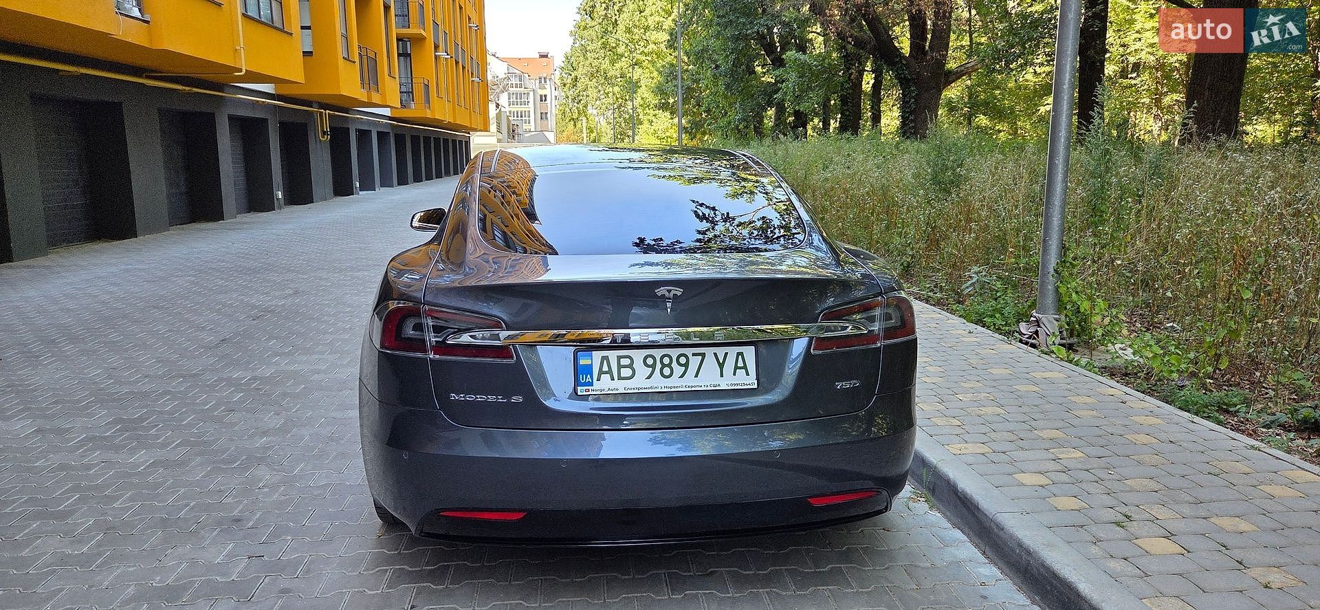 Tesla Model S 2018 VIN 5YJSA7E27JF239346 фото оголошення 2 з 17