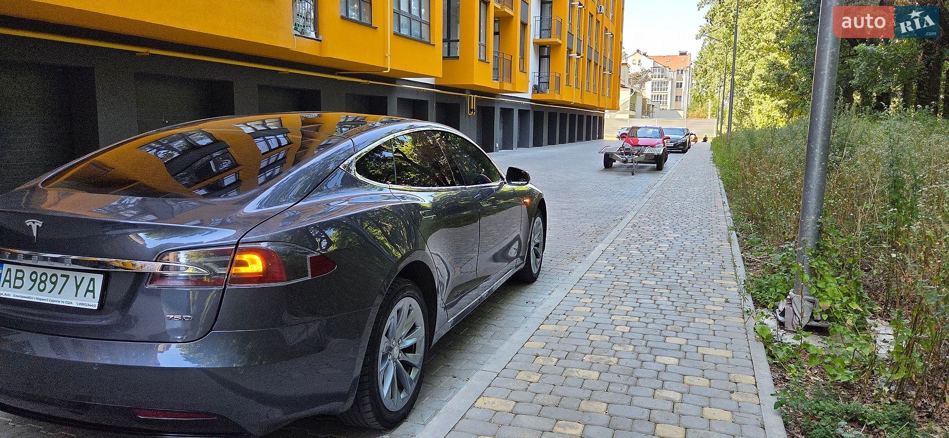 Tesla Model S 2018 VIN 5YJSA7E27JF239346 фото оголошення 6 з 17