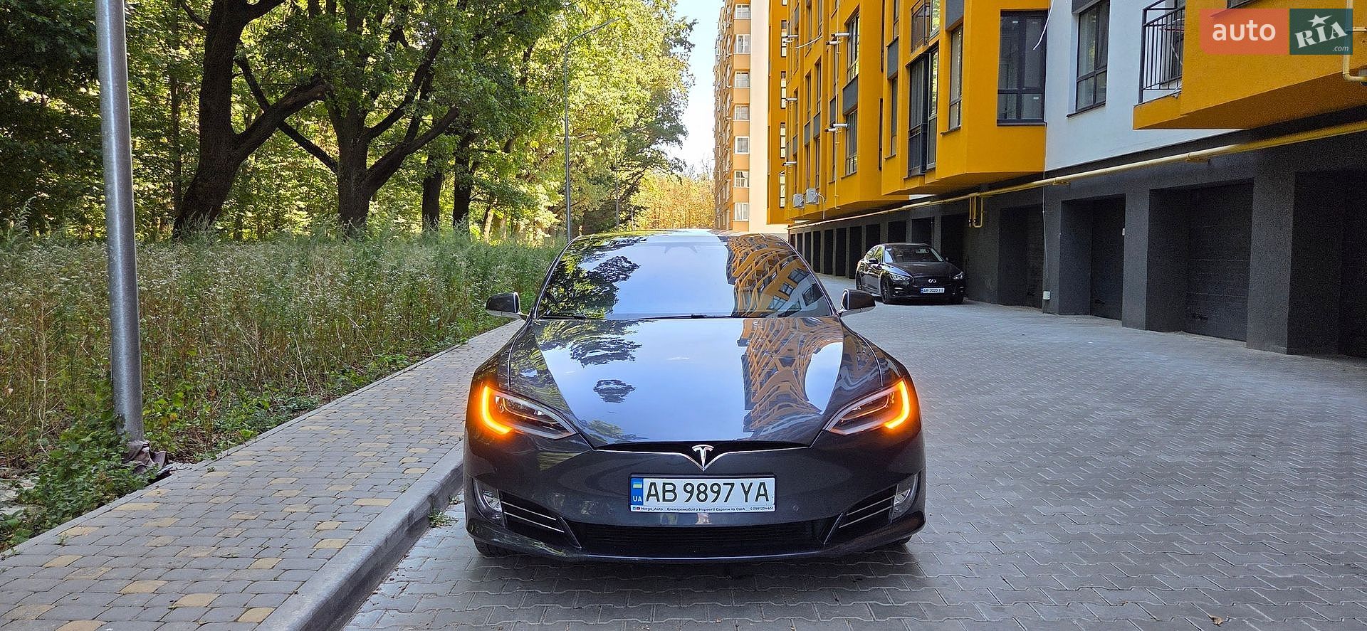 Tesla Model S 2018 VIN 5YJSA7E27JF239346 фото оголошення 7 з 17