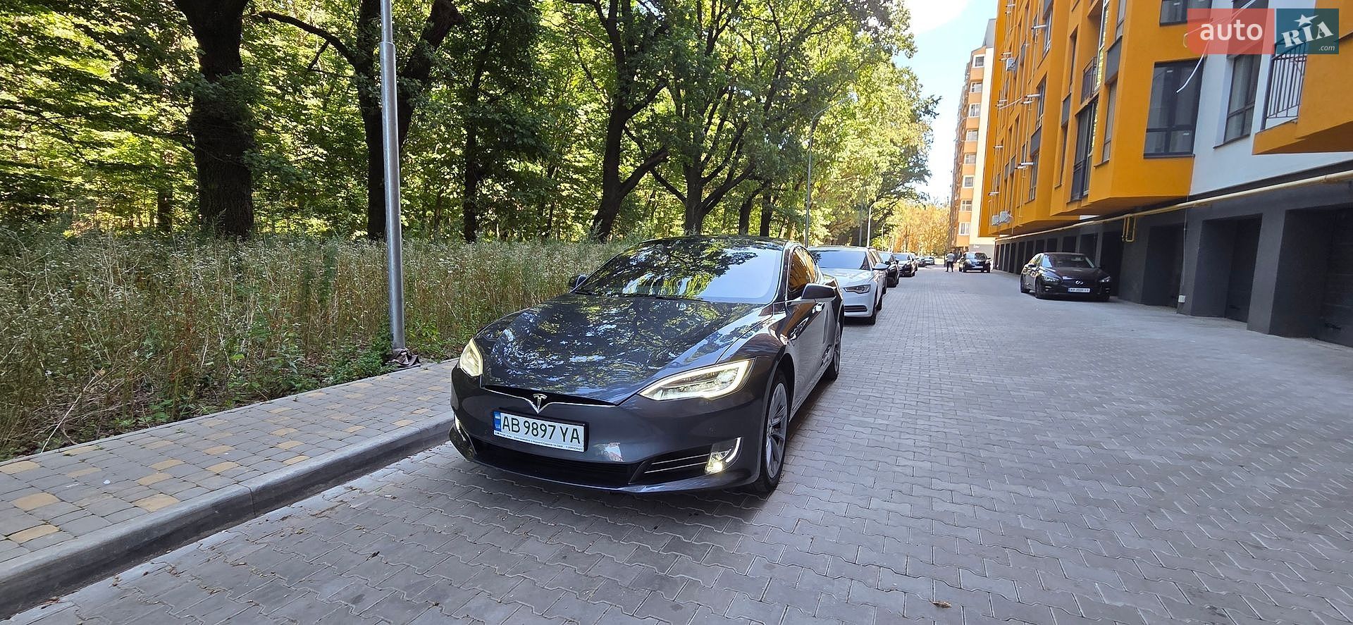 Tesla Model S 2018 VIN 5YJSA7E27JF239346 фото оголошення 9 з 17