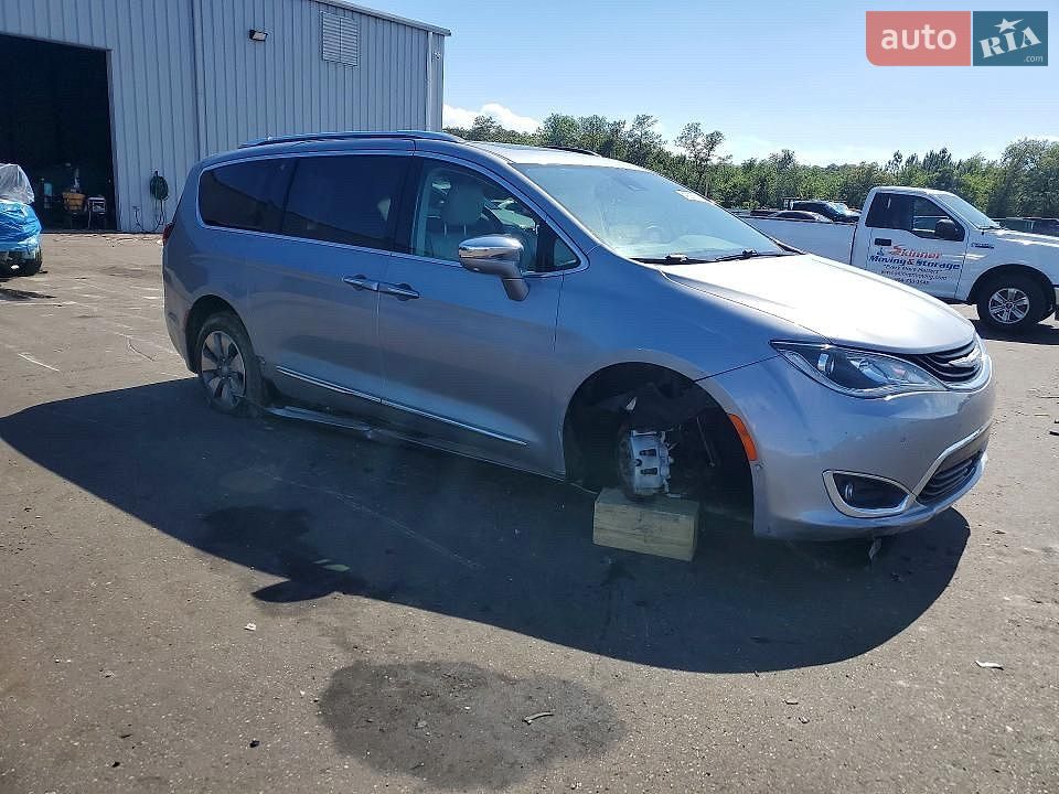 Chrysler Pacifica 2017 VIN 2C4RC1N71JR105258 фото оголошення 2 з 13