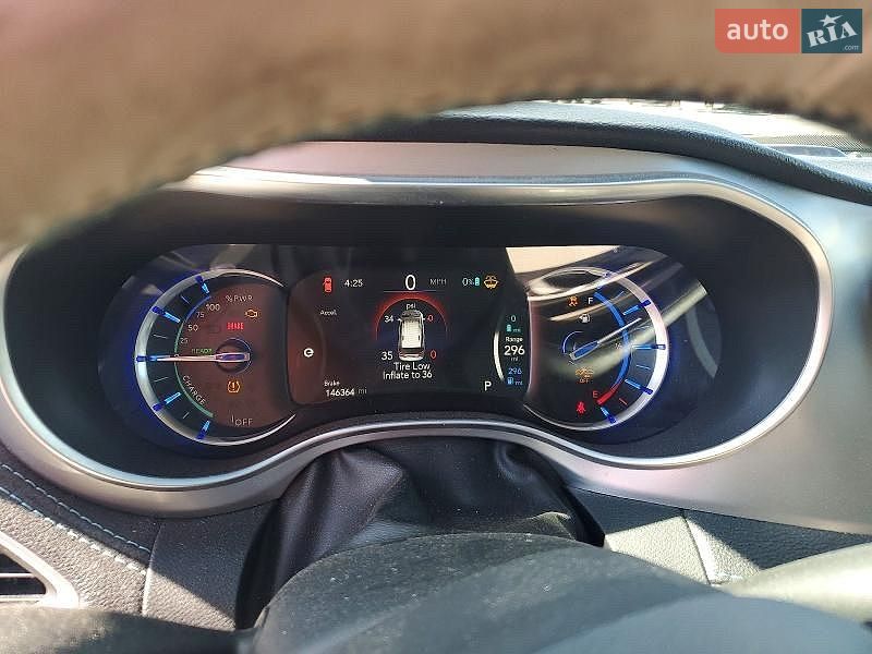 Chrysler Pacifica 2017 VIN 2C4RC1N71JR105258 фото оголошення 7 з 13