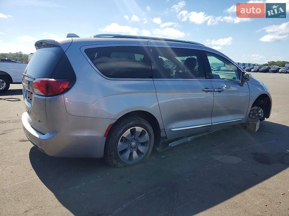 Chrysler Pacifica 2017 VIN 2C4RC1N71JR105258 фото оголошення 5 з 13