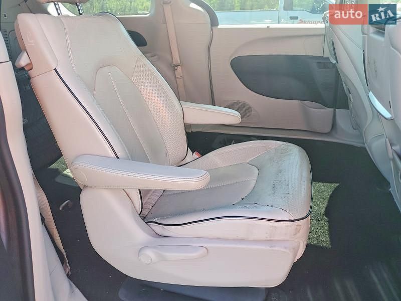 Chrysler Pacifica 2017 VIN 2C4RC1N71JR105258 фото оголошення 10 з 13