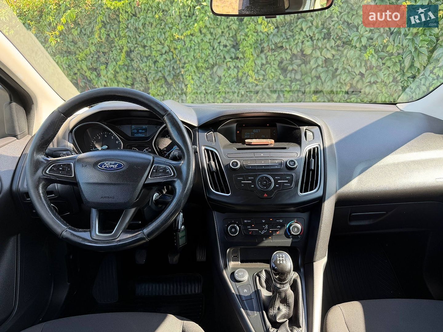Ford Focus 2015 VIN WF06XXGCC6FK42218 фото оголошення 32 з 45