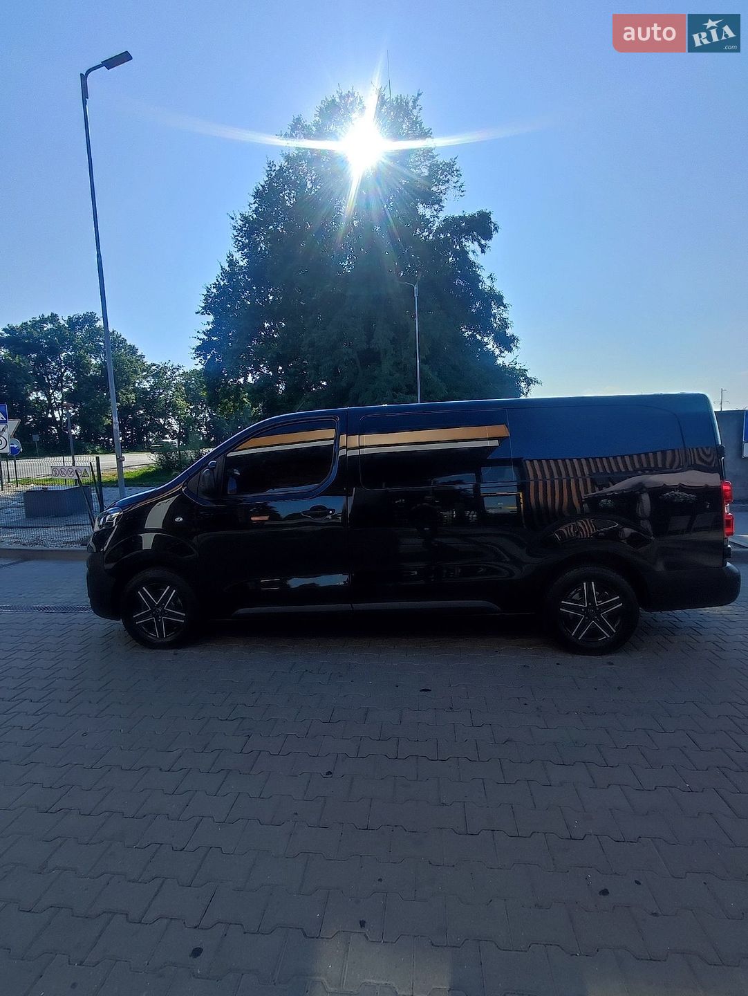 Opel Vivaro 2020 VIN VXEVFAHXKL7044704 фото оголошення 2 з 27