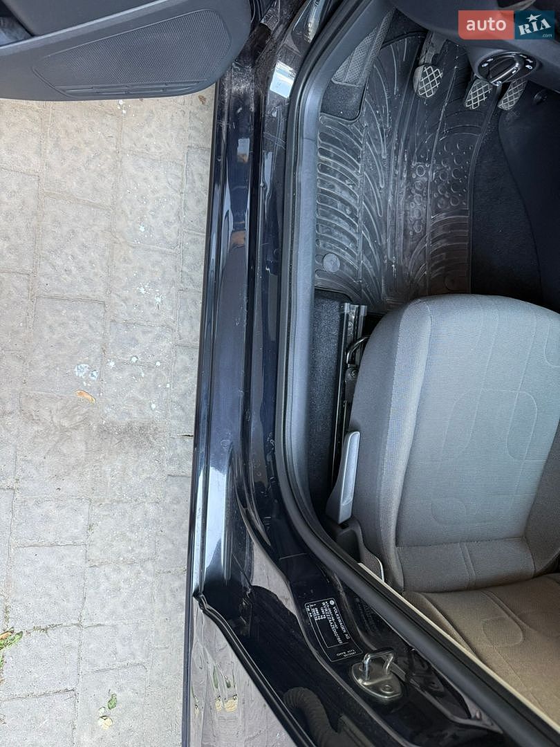 Volkswagen Up 2013 VIN WVWZZZAAZED027869 фото оголошення 9 з 25