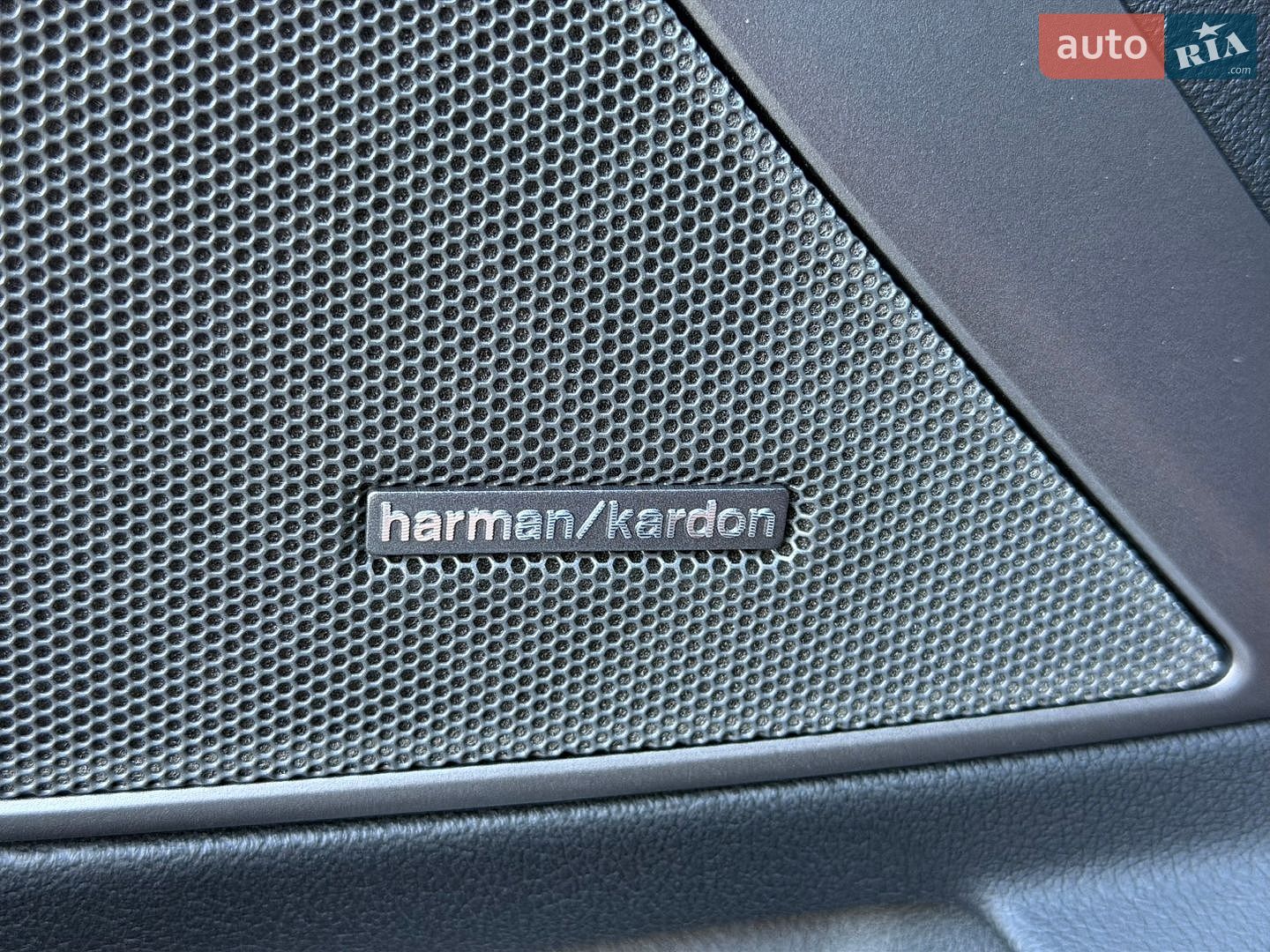 BMW 3 Series 2025 VIN WBA41FF070FV09912 фото оголошення 32 з 44