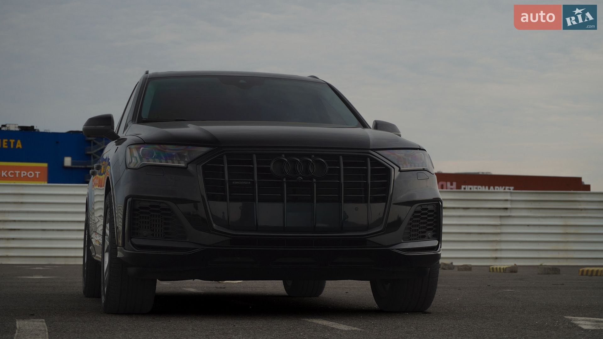 Audi Q7 2019 VIN WA1LXAF70LD002972 фото оголошення 3 з 34