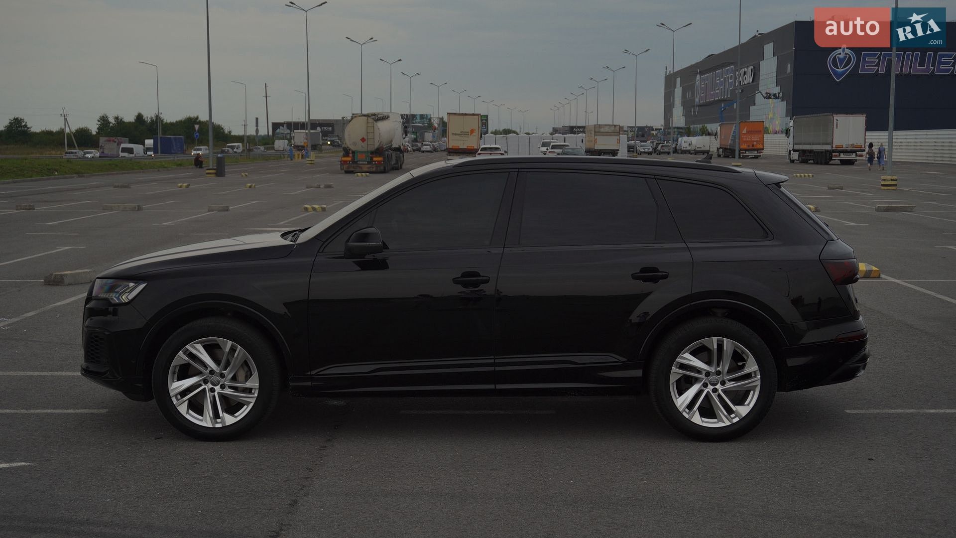 Audi Q7 2019 VIN WA1LXAF70LD002972 фото оголошення 5 з 34