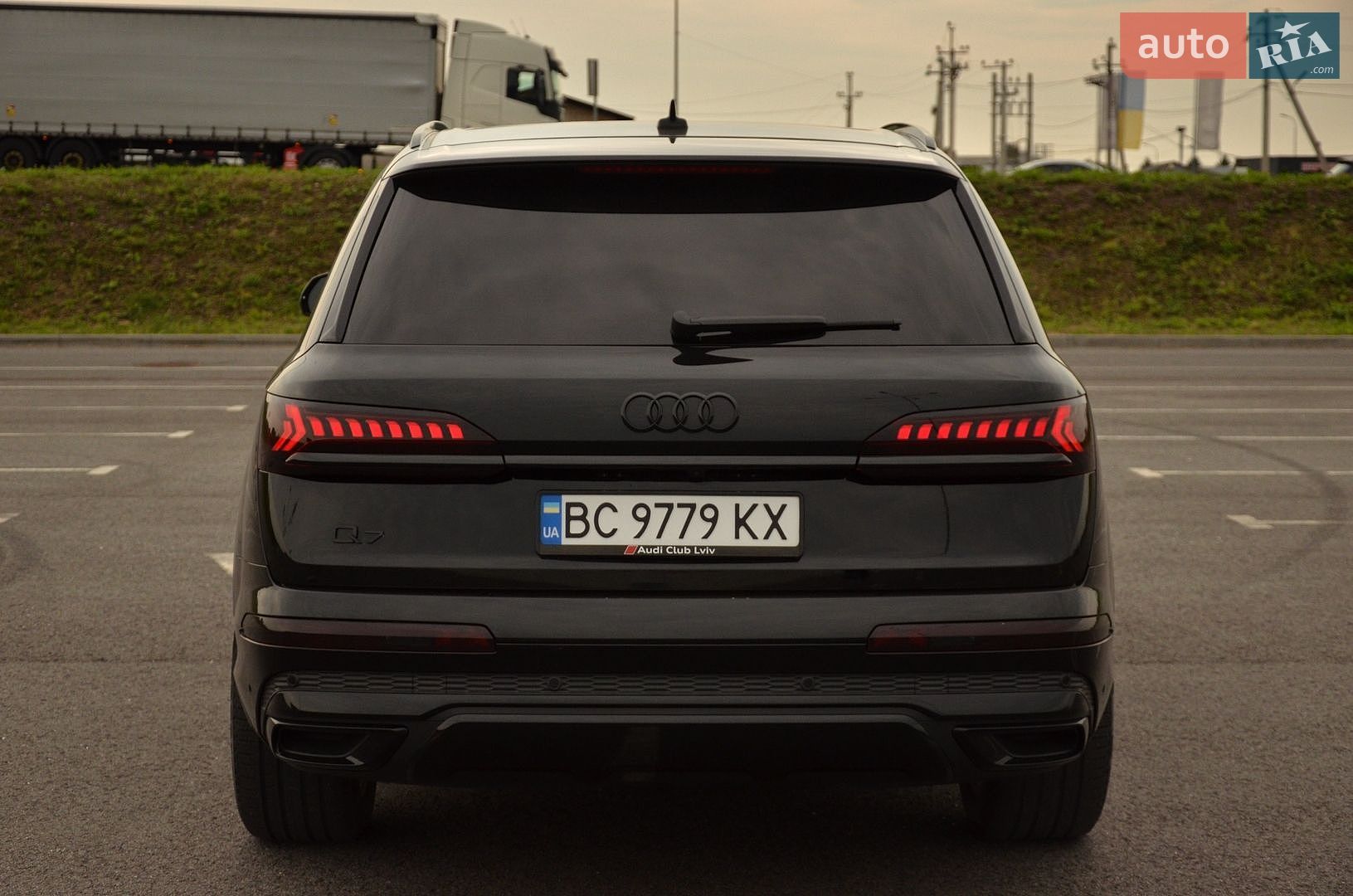 Audi Q7 2019 VIN WA1LXAF70LD002972 фото оголошення 9 з 34