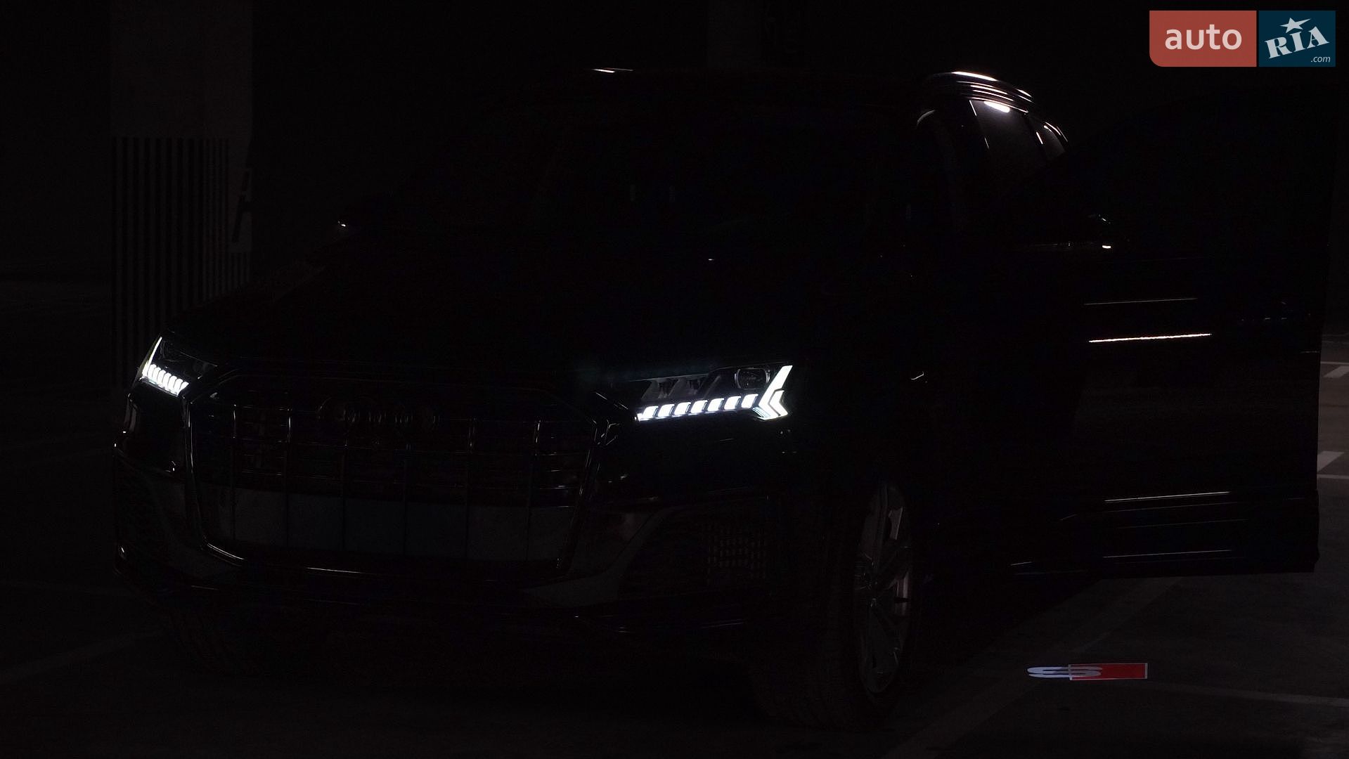 Audi Q7 2019 VIN WA1LXAF70LD002972 фото оголошення 19 з 34