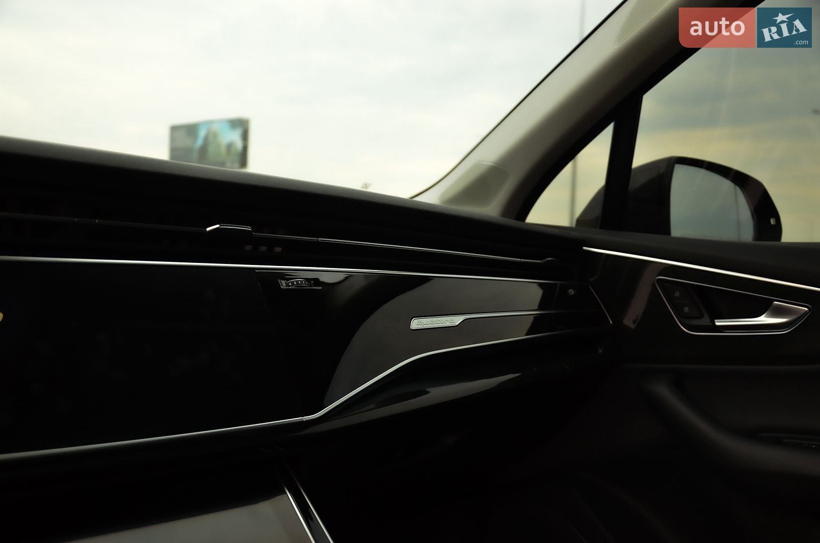 Audi Q7 2019 VIN WA1LXAF70LD002972 фото оголошення 29 з 34