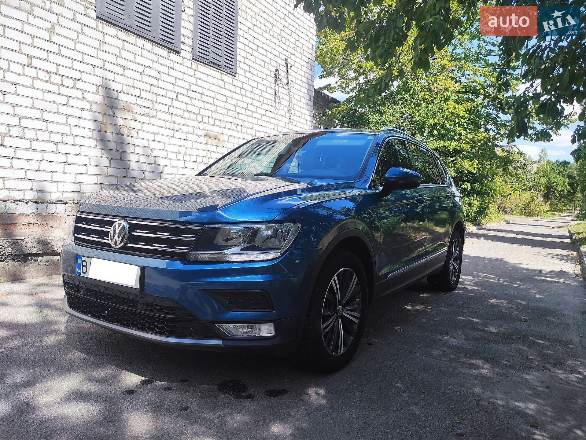 Volkswagen Tiguan Allspace 2017 VIN 3VV2B7AX4JM053873 фото оголошення 5 з 23
