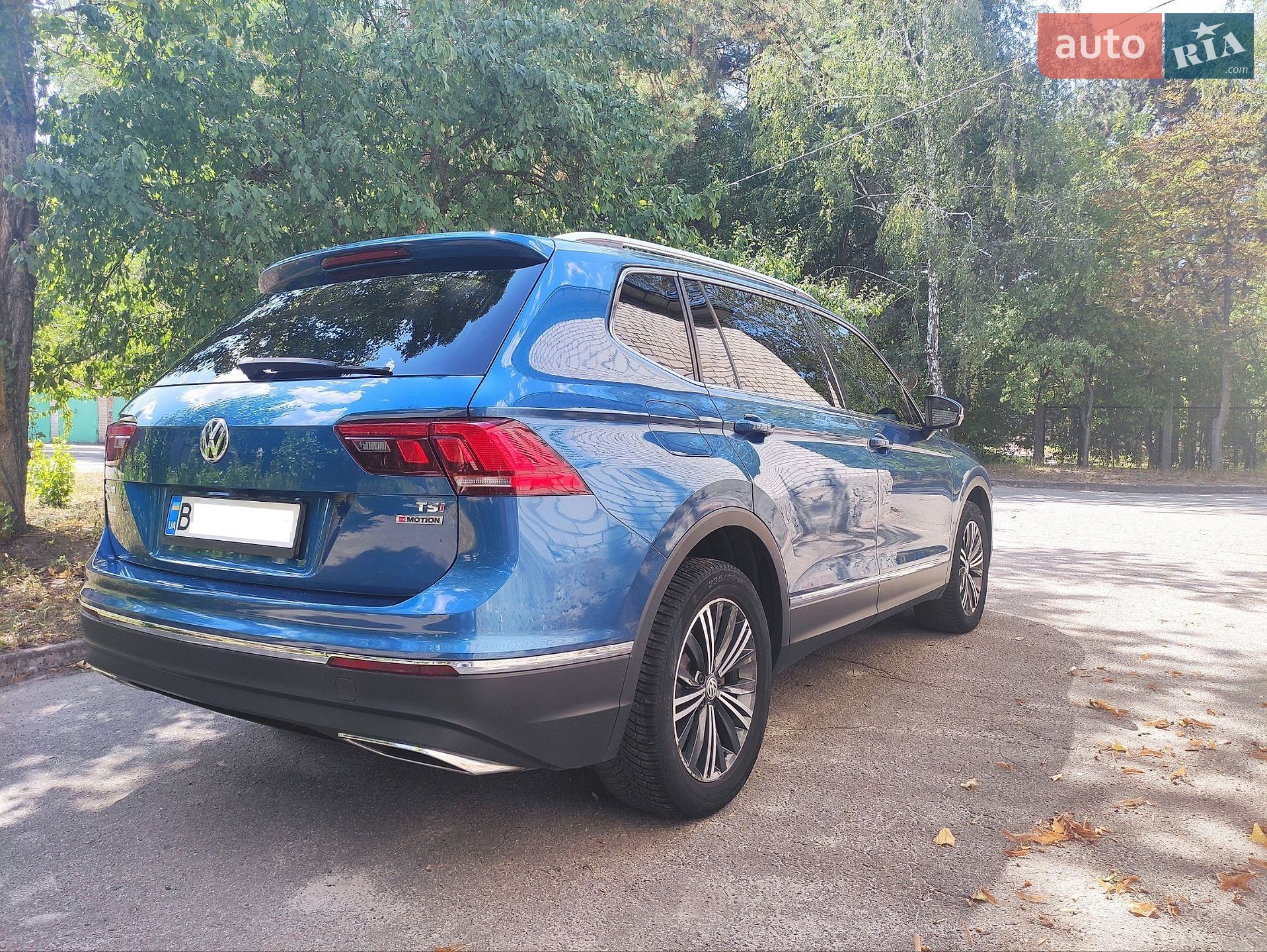 Volkswagen Tiguan Allspace 2017 VIN 3VV2B7AX4JM053873 фото оголошення 8 з 23
