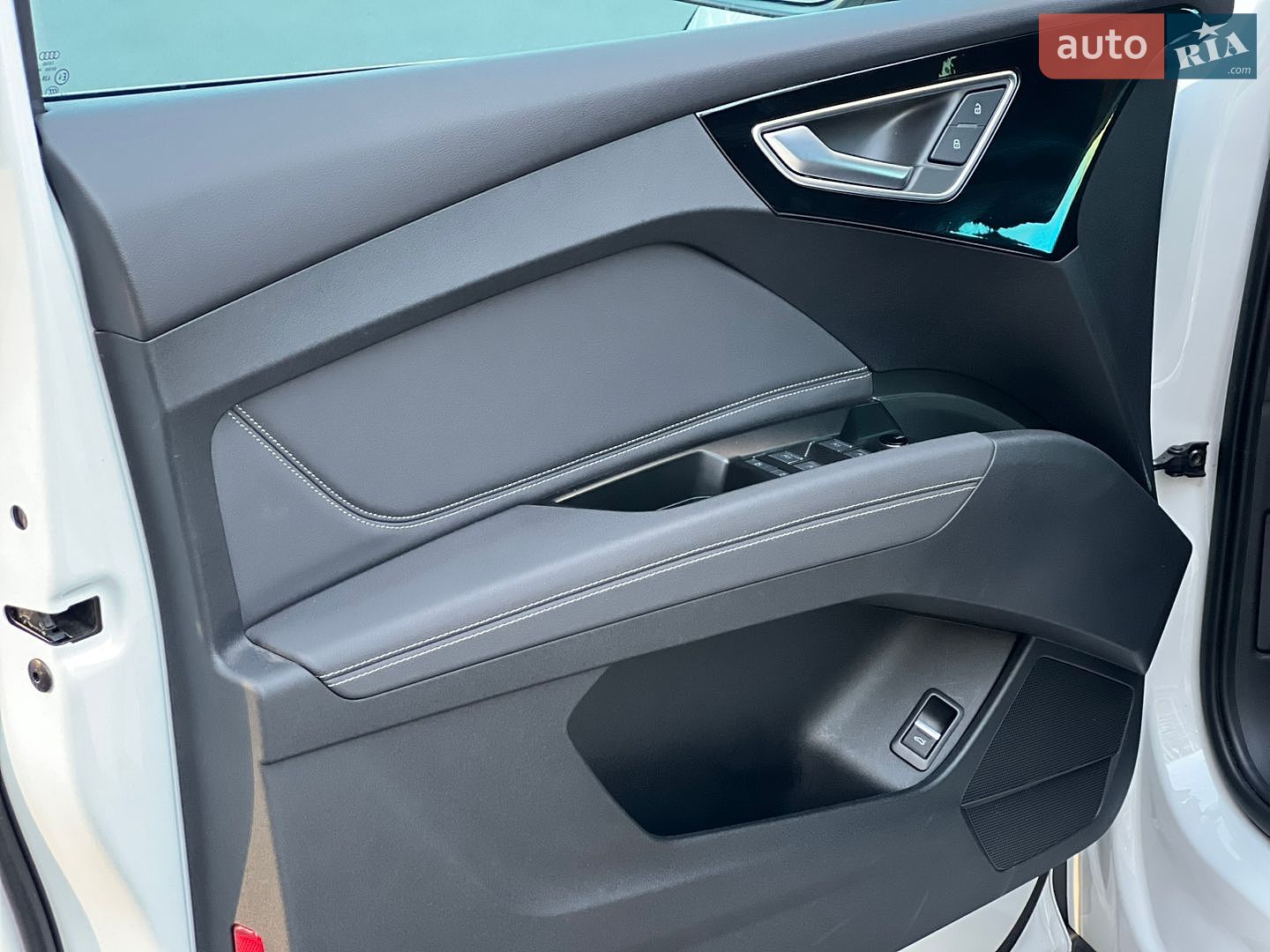 Audi Q4 e-tron 2023 VIN LFVVB9G3XP5212527 фото оголошення 35 з 56