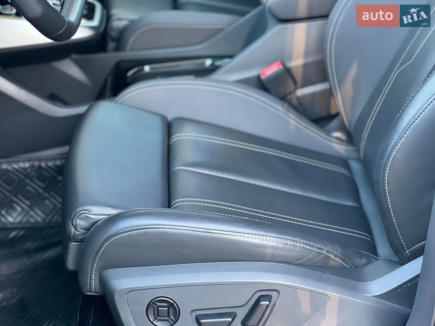 Audi Q4 e-tron 2023 VIN LFVVB9G3XP5212527 фото оголошення 37 з 56