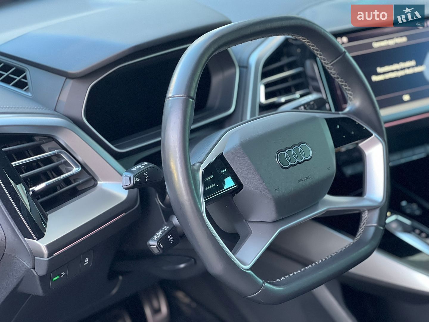 Audi Q4 e-tron 2023 VIN LFVVB9G3XP5212527 фото оголошення 38 з 56