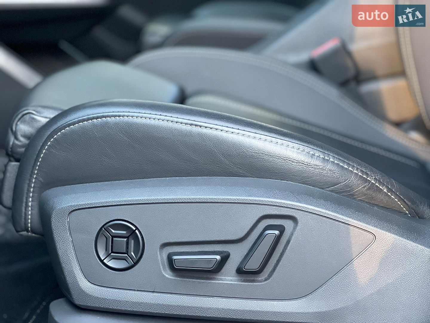 Audi Q4 e-tron 2023 VIN LFVVB9G3XP5212527 фото оголошення 36 з 56