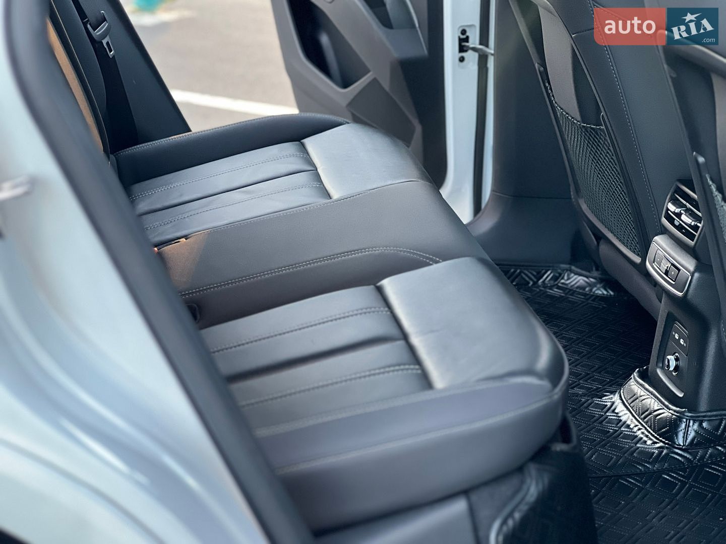 Audi Q4 e-tron 2023 VIN LFVVB9G3XP5212527 фото оголошення 45 з 56