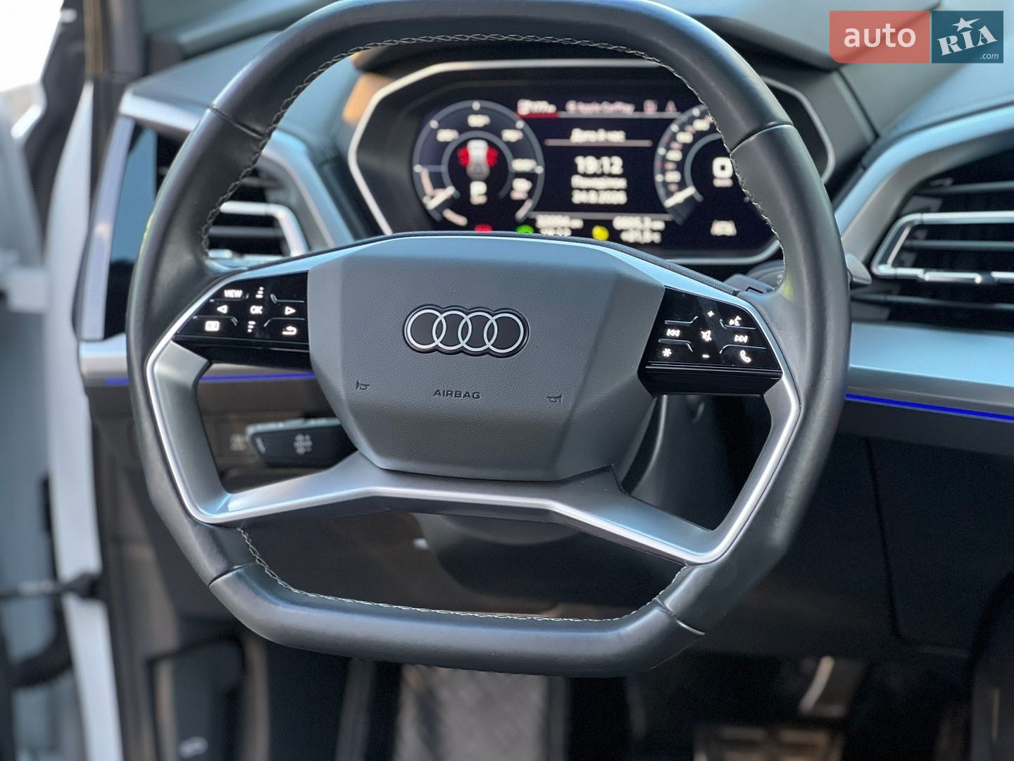 Audi Q4 e-tron 2023 VIN LFVVB9G3XP5212527 фото оголошення 50 з 56