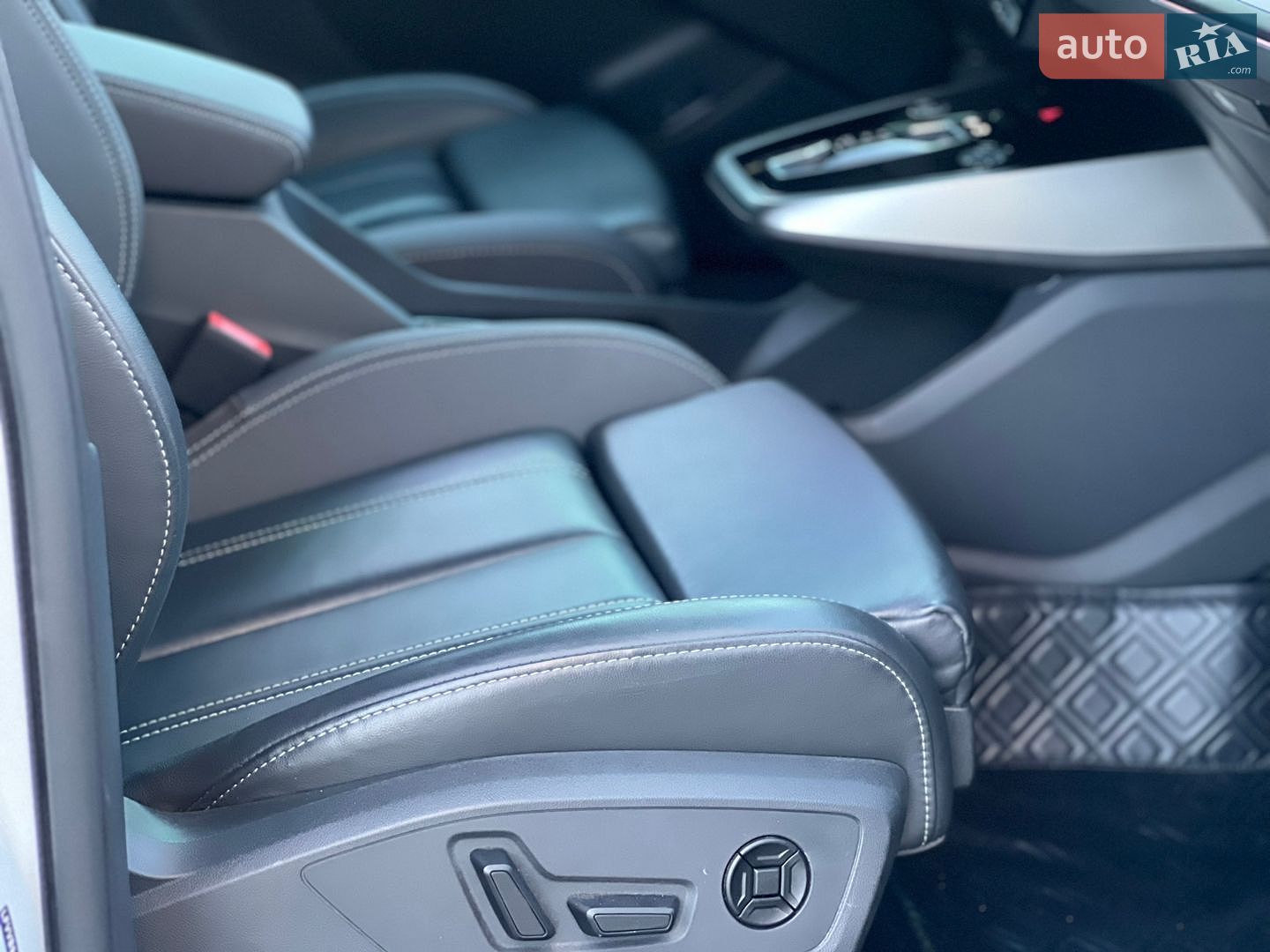 Audi Q4 e-tron 2023 VIN LFVVB9G3XP5212527 фото оголошення 42 з 56