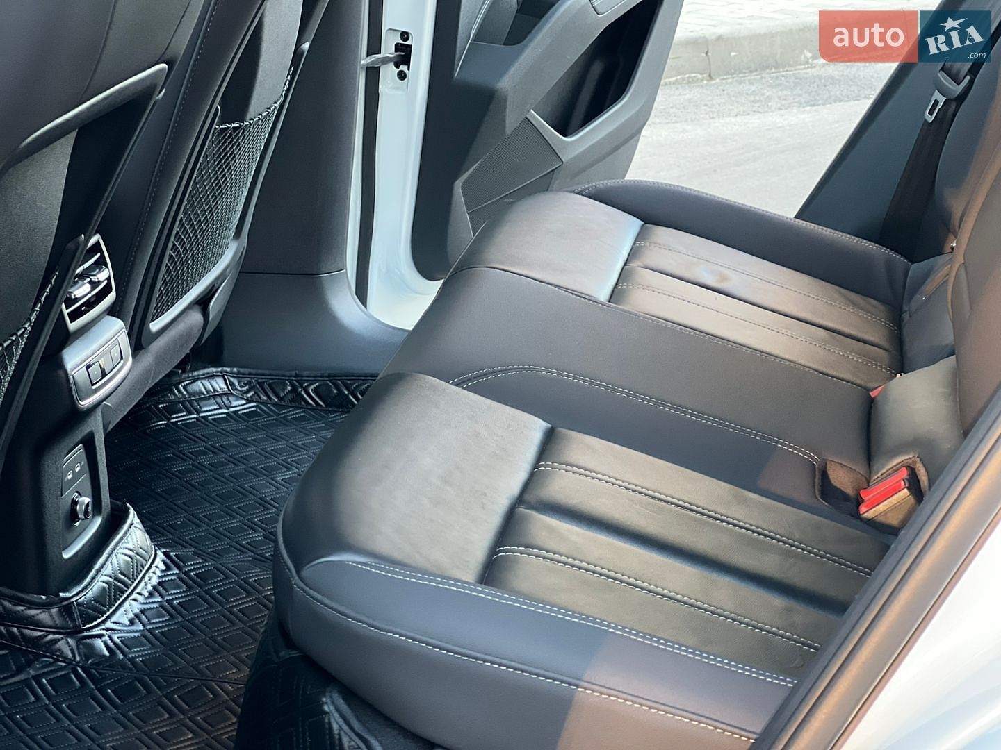 Audi Q4 e-tron 2023 VIN LFVVB9G3XP5212527 фото оголошення 48 з 56